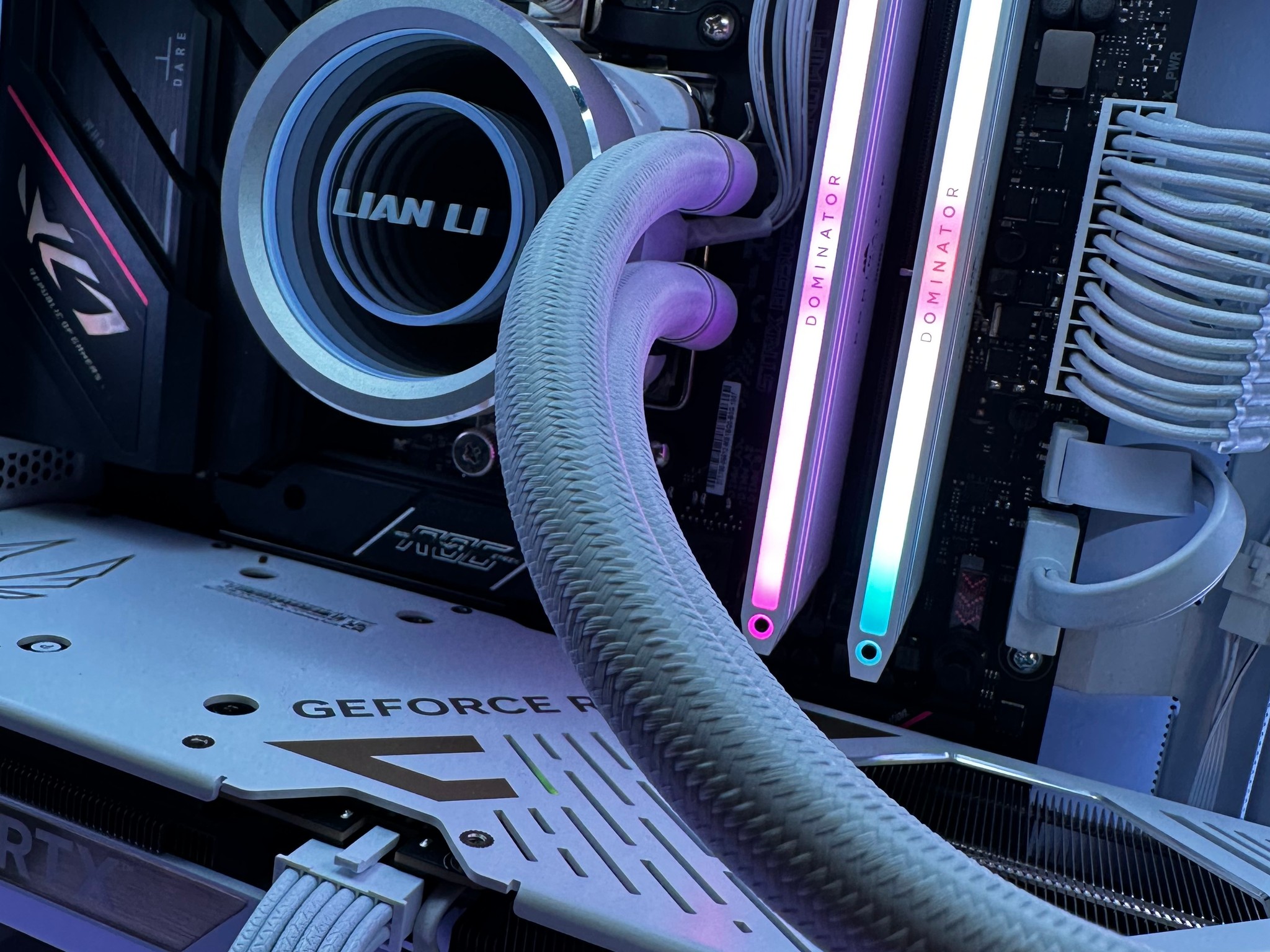 RTX 5070 Gaming PC | Ryzen 9 7900X | 48GB DDR5 | 2TB | RGB | WIFI | WHITE