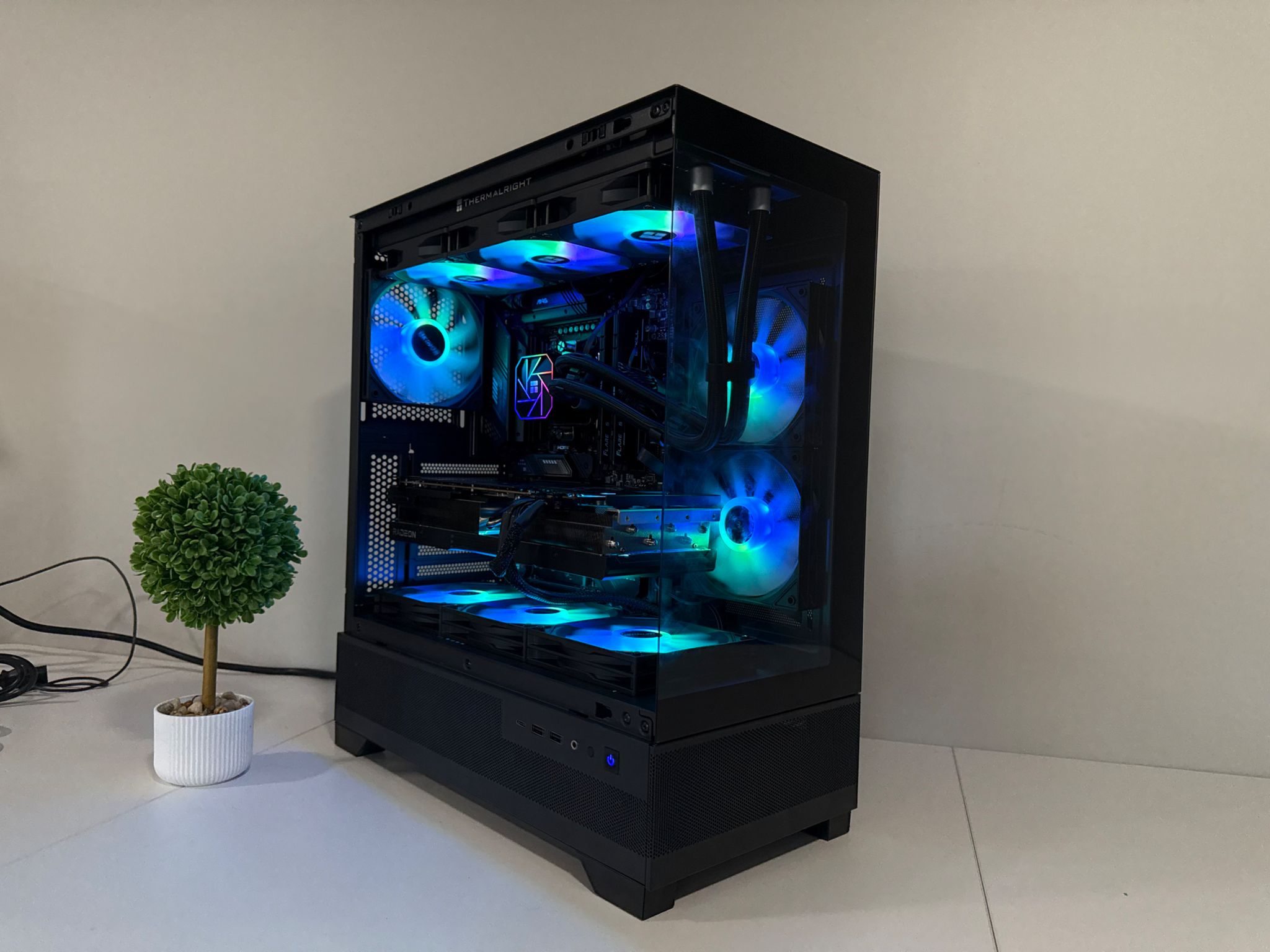 Insane 7900 XTX 4K Gaming PC (Ryzen 9 7950 X3D)