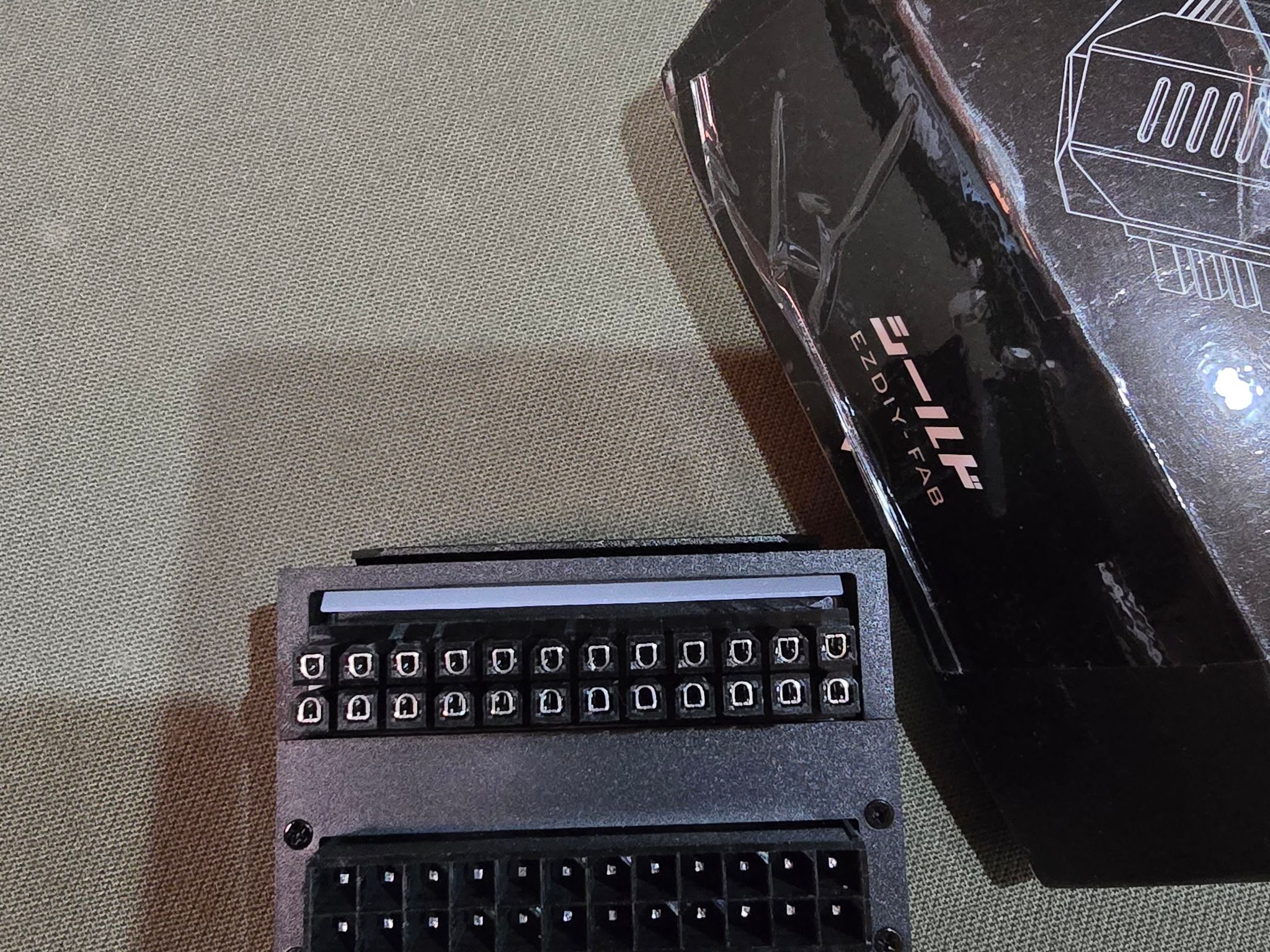 EZDIY-FAB 24-Pin Angle Adapter Infinity Mirror ARGB Light  ATX 24 Pin Power Connector 5V 3pin 180