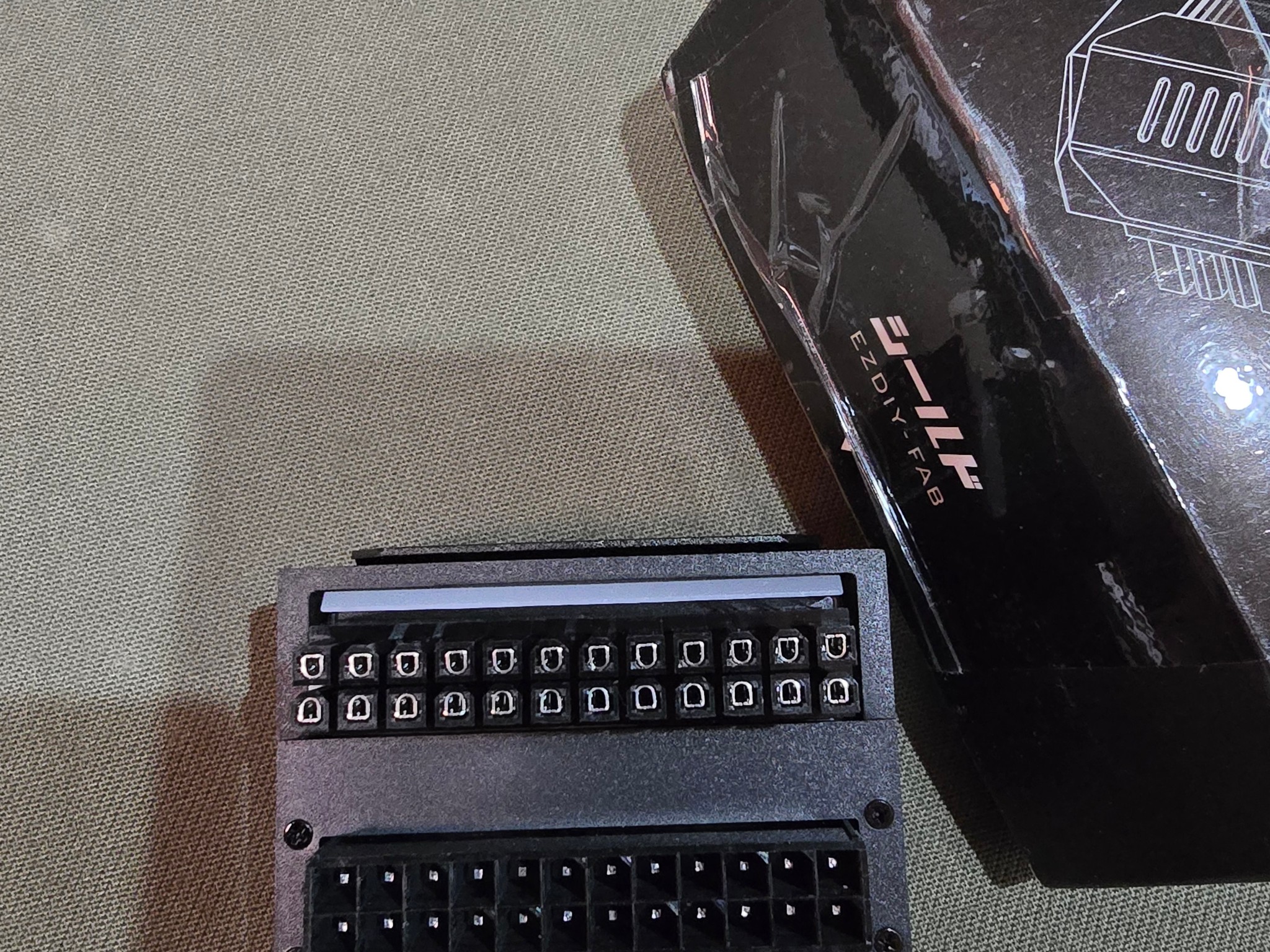 EZDIY-FAB 24-Pin Angle Adapter Infinity Mirror ARGB Light  ATX 24 Pin Power Connector 5V 3pin 180