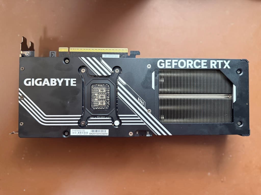 GIGABYTE GeForce RTX 5070 WINDFORCE OC SFF 12G
