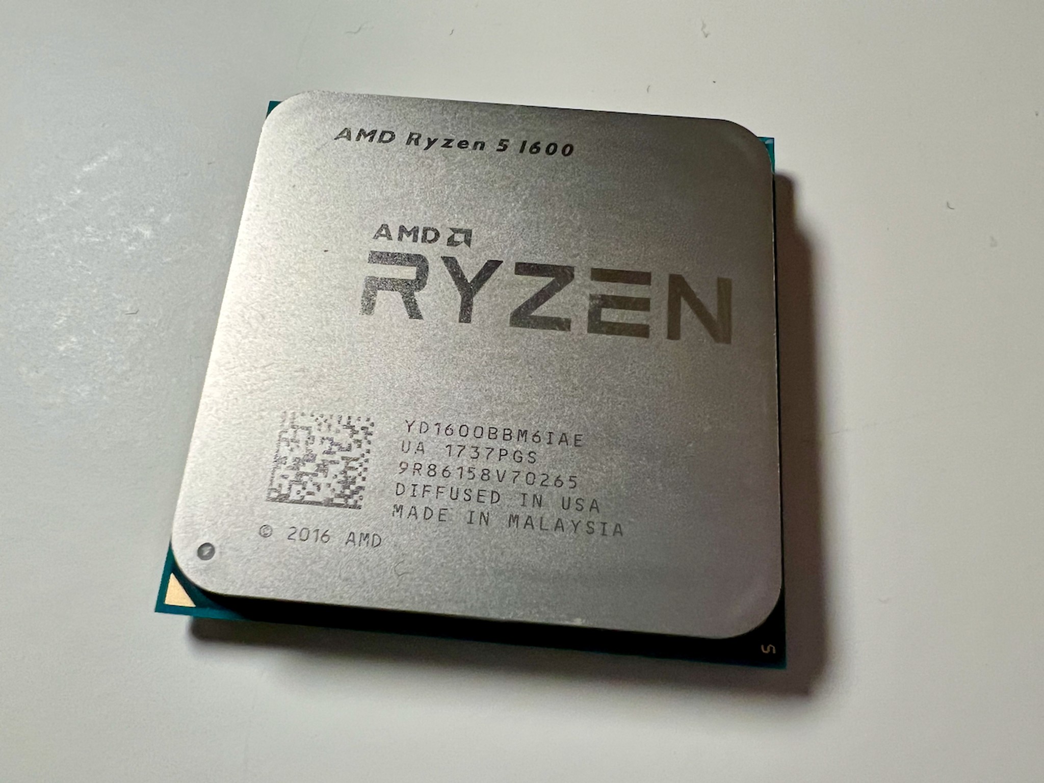 AMD Ryzen 5 1600 with Wraith Stealth Cooler