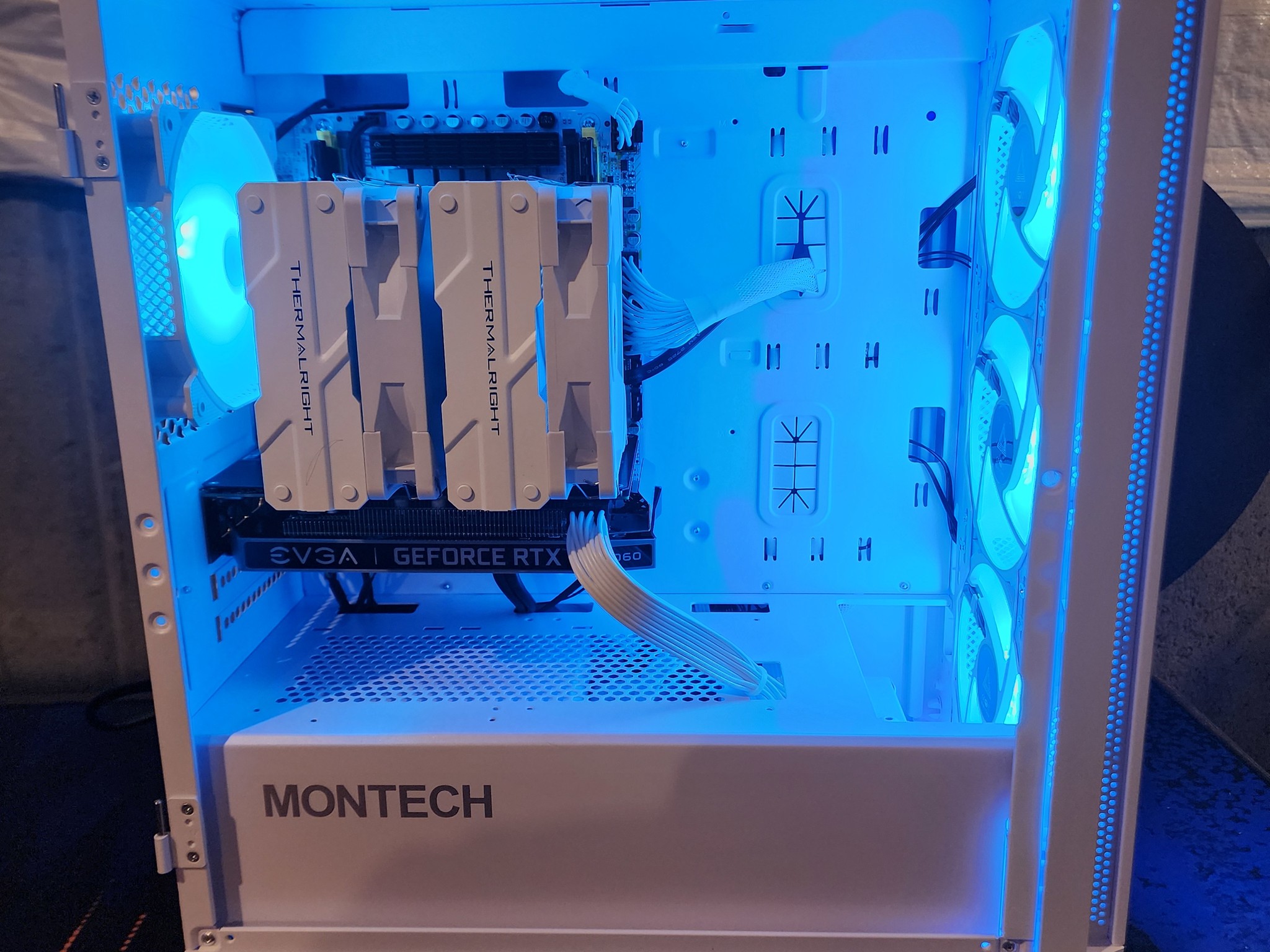 Nvidia RTX 2060 / Intel Xeon E5-2650 v4 (12 Cores/ 24 Threads) / 16GB DDR4 RAM / 1TB SSD