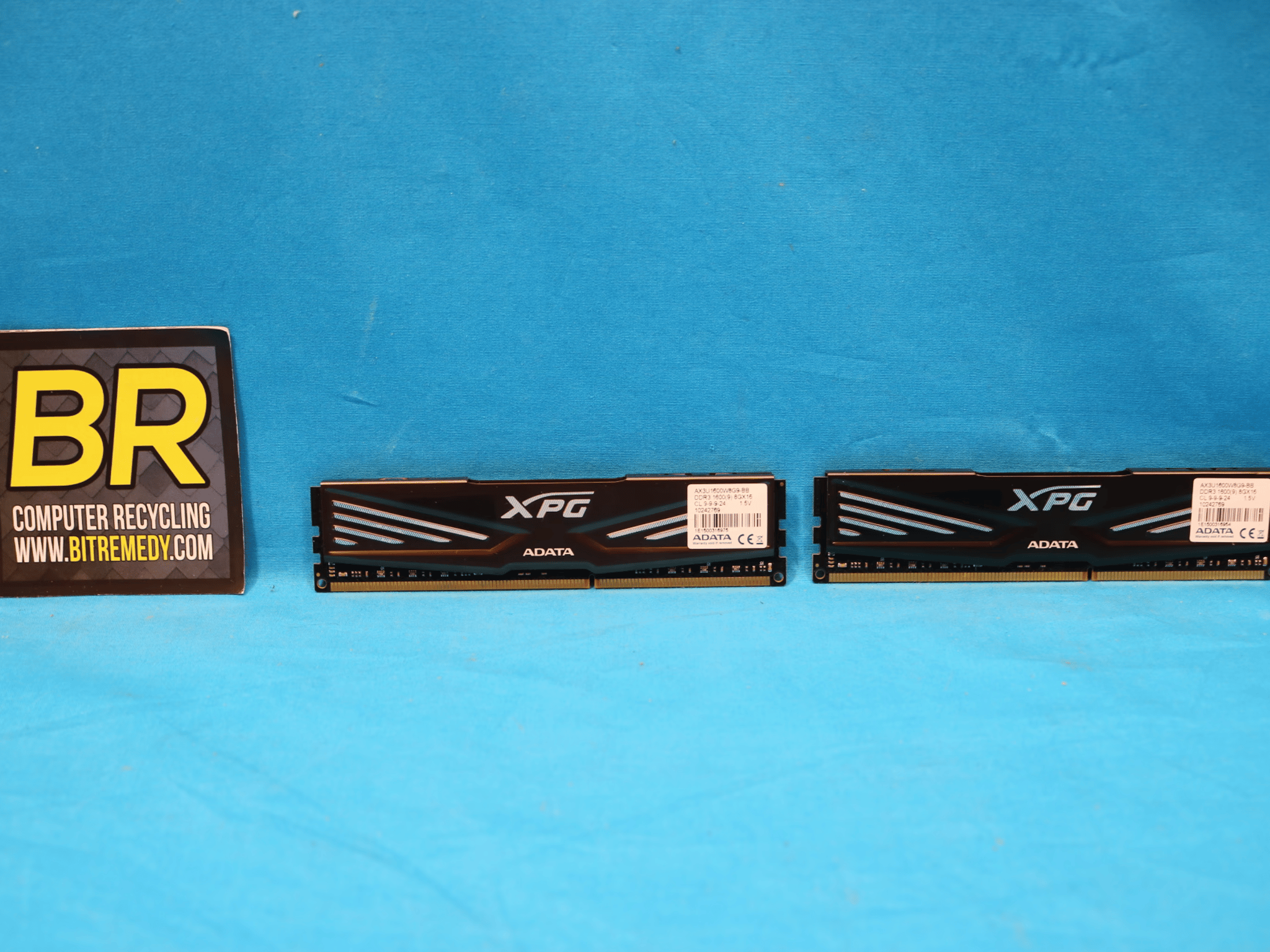 16 GB (2x8 GB) ADATA XPG DDR3 1600MHz PC3-12800 CL11 240-Pin 2Rx8 Desktop Memory AX3U1600W8G9-BB