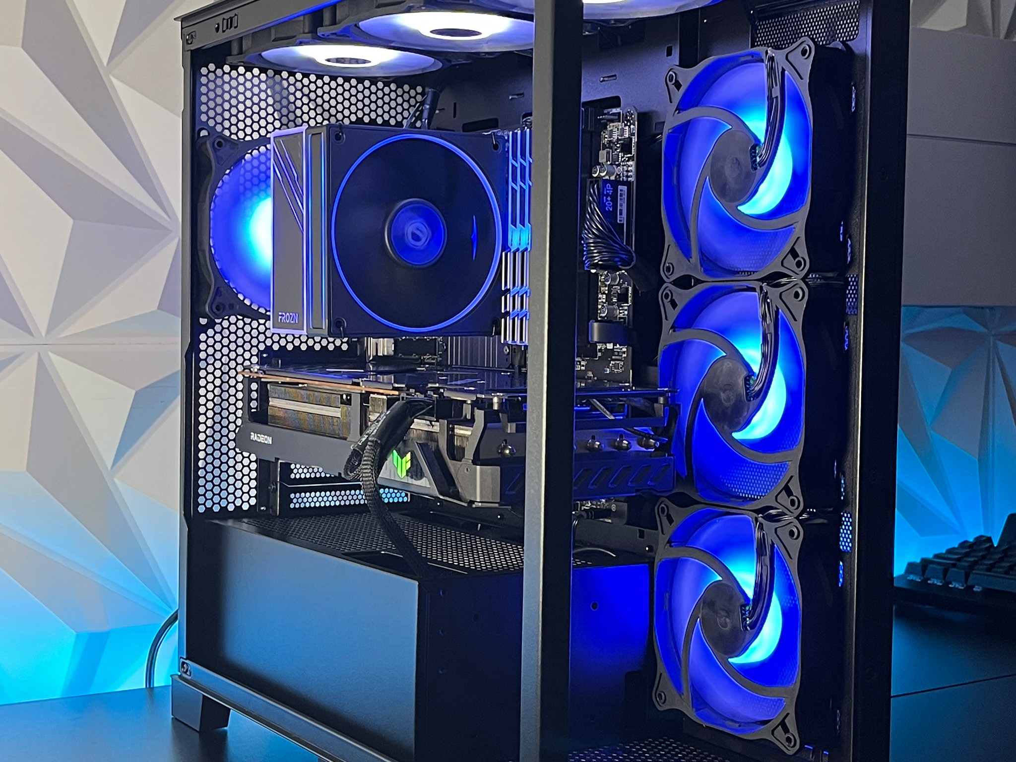 TUF RX 6800 16GB, Ryzen 7 5800X, 32GB 3600MHz | Black RGB Gaming Computer/PC