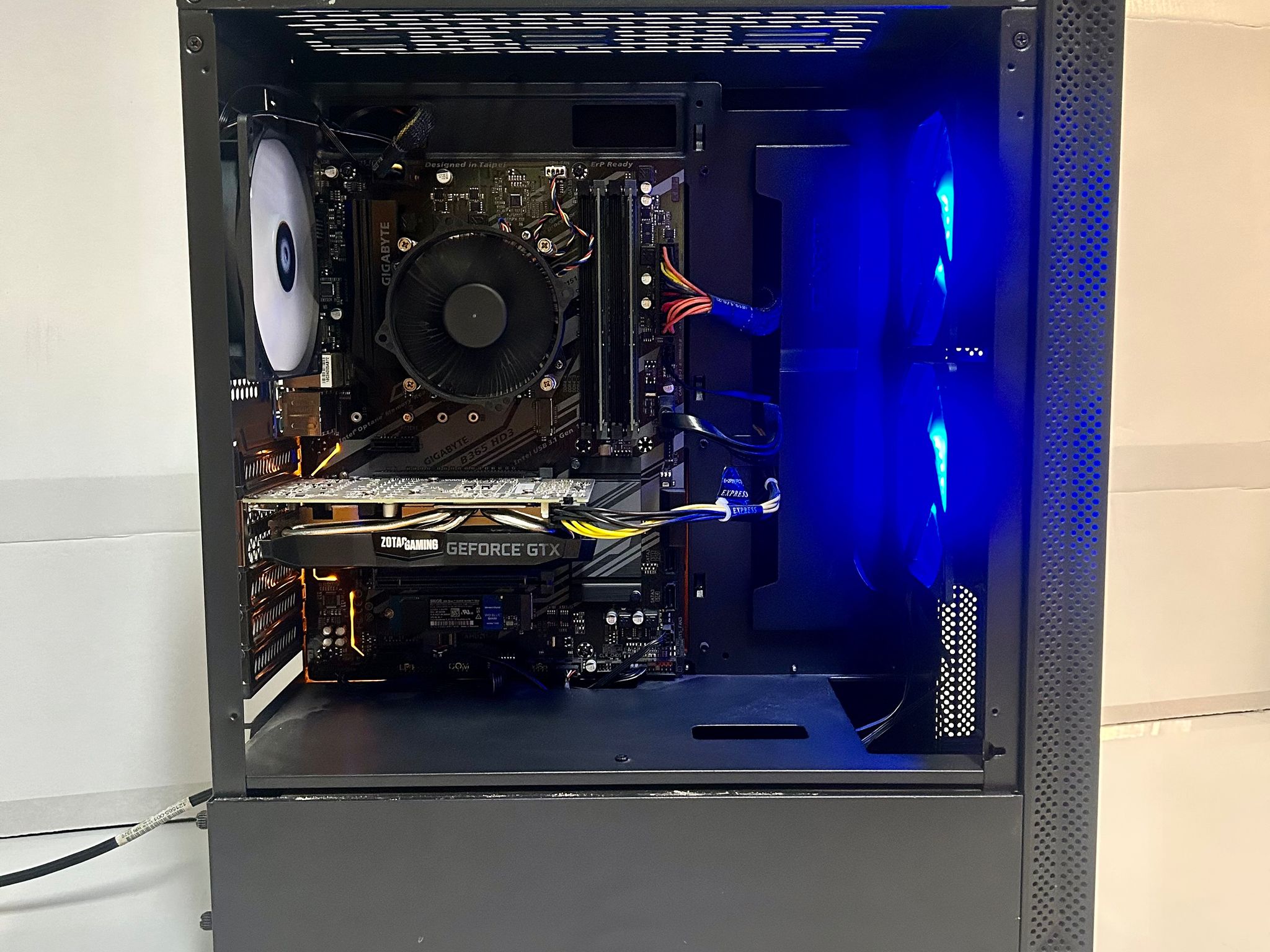 🎉Gaming Pc🎉Gtx 1660 Super🎉i5 9400f (6 cores)🎉16GB DDR4🎉500GB SSD M.2🎉