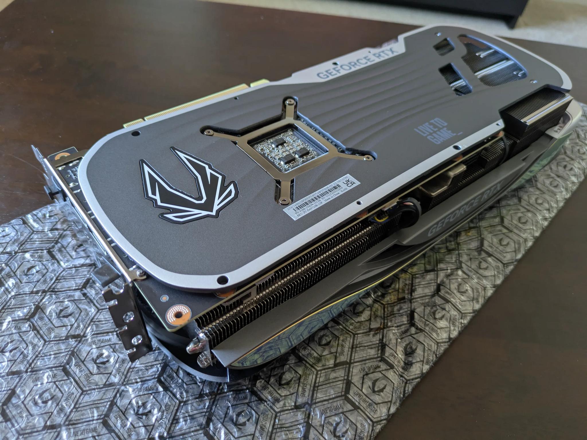 ZOTAC GeForce RTX 4070 Ti AMP Extreme AIRO - ZOTAC's flagship Cooler. Factory OC. DLSS 3 & 4