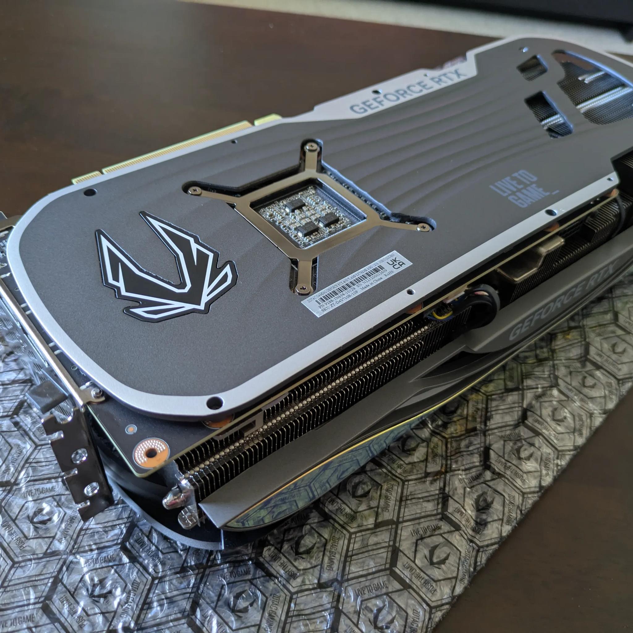 ZOTAC GeForce RTX 4070 Ti AMP Extreme AIRO - ZOTAC's flagship Cooler. Factory OC. DLSS 3 & 4