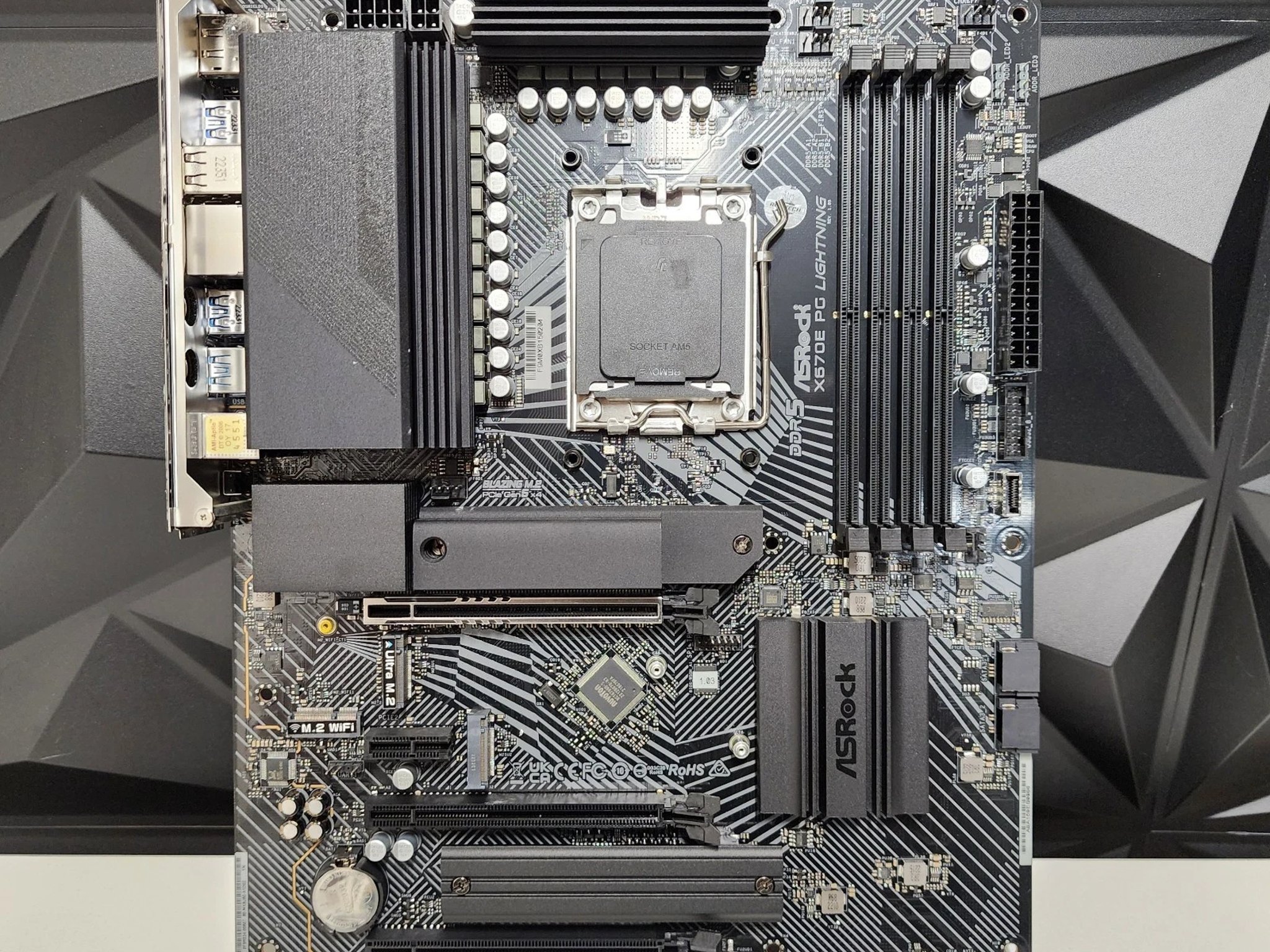 UPDATED BIOS ASRock X670E PG Lightning DDR5 AM5 ATX Motherboard