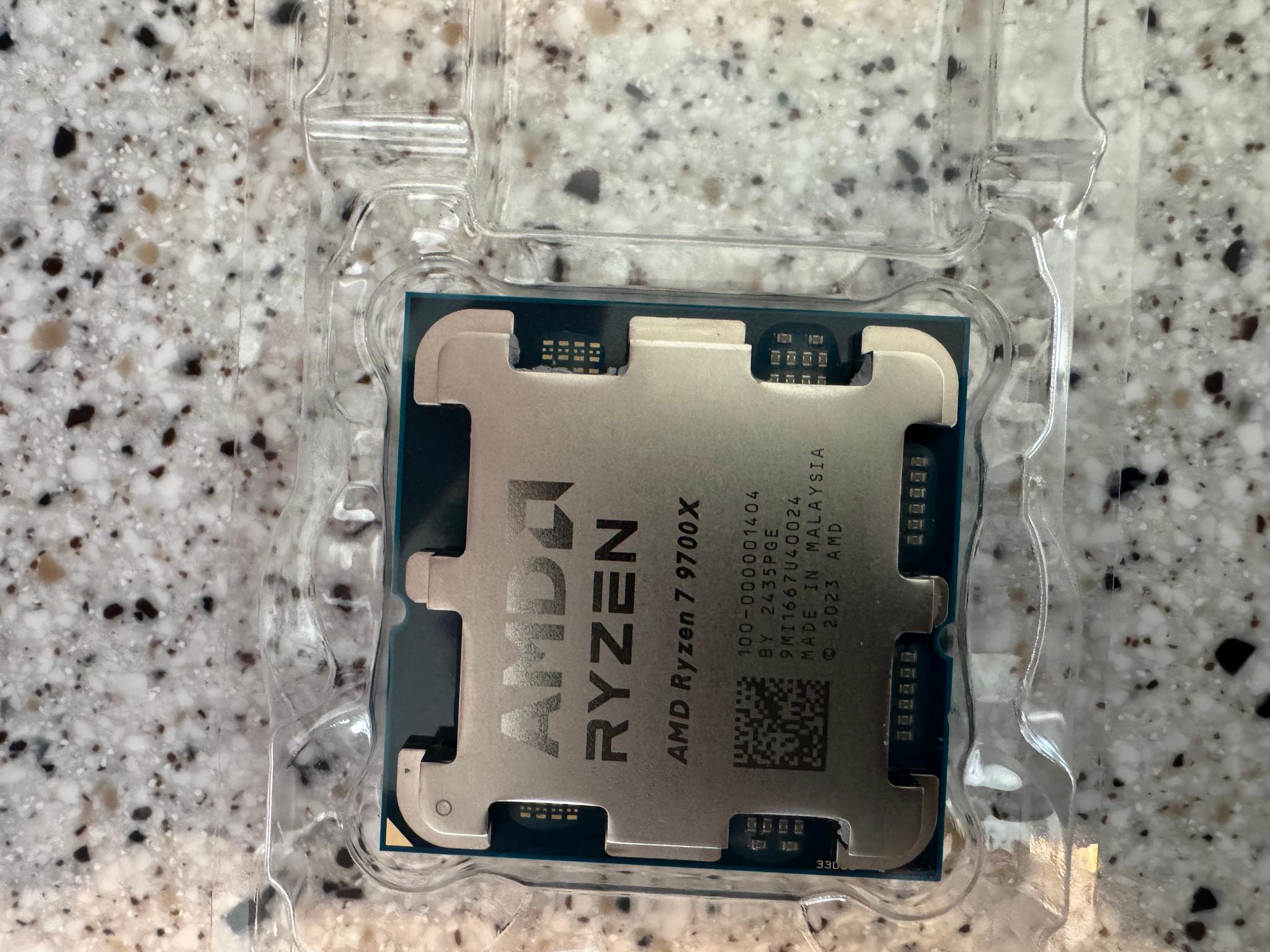 AMD Ryzen 7 9700X
