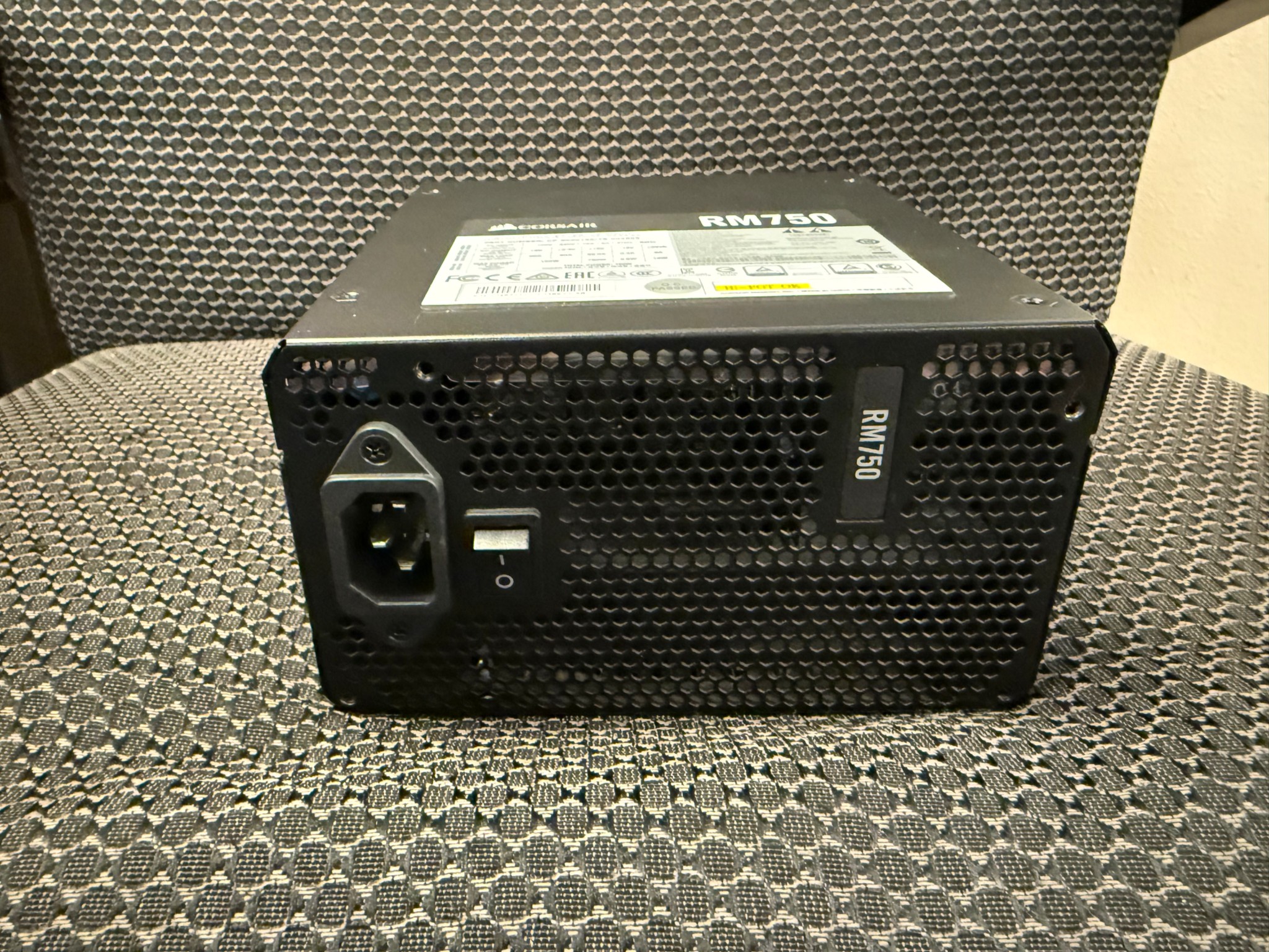 Used Corsair RM750 (CP-9020195)