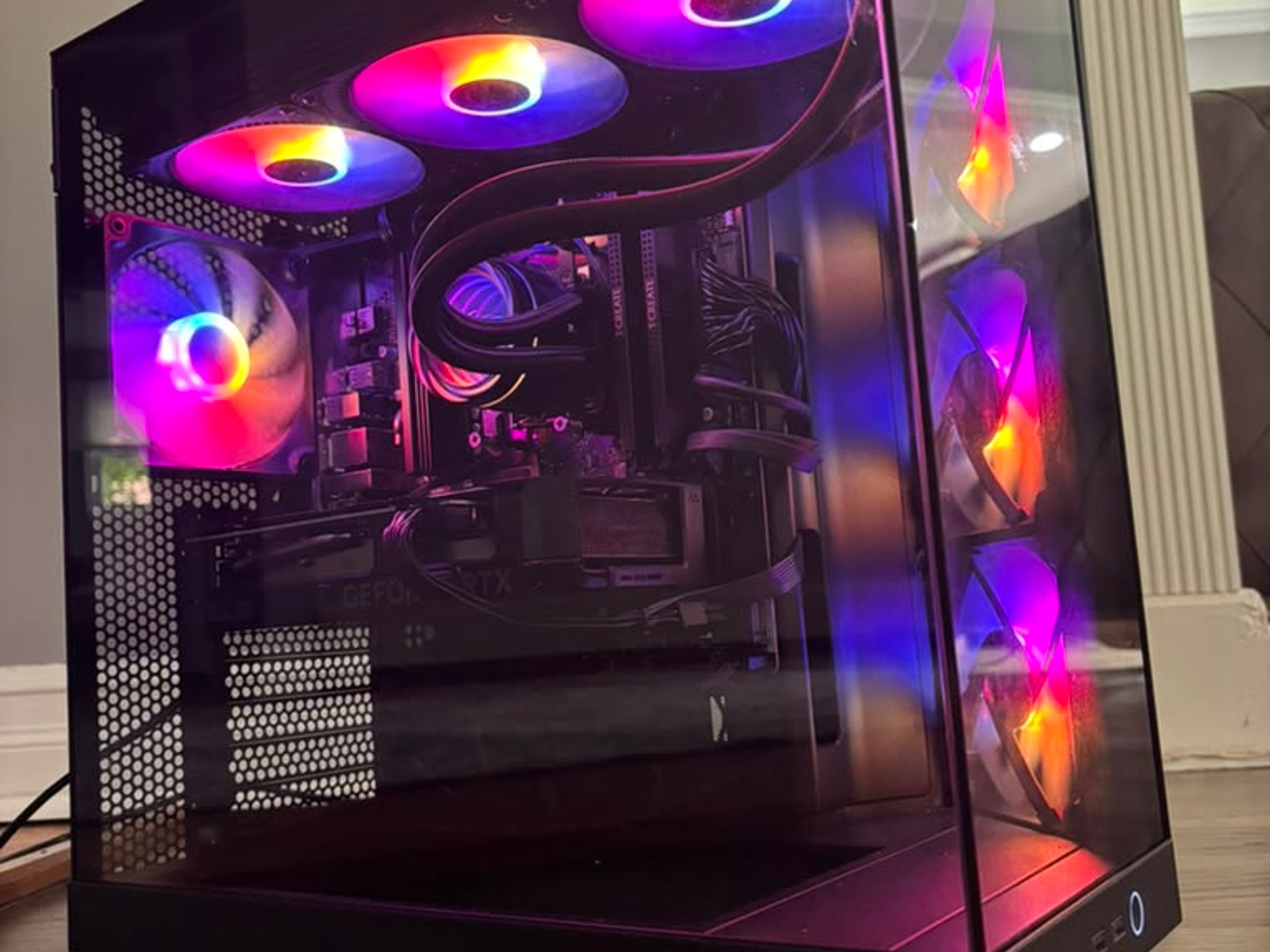 Ryzen 7 9700X | RTX 4060 Ti | 16GB DDR5 | 1TB NVMe | NZXT H6 Flow Gaming PC