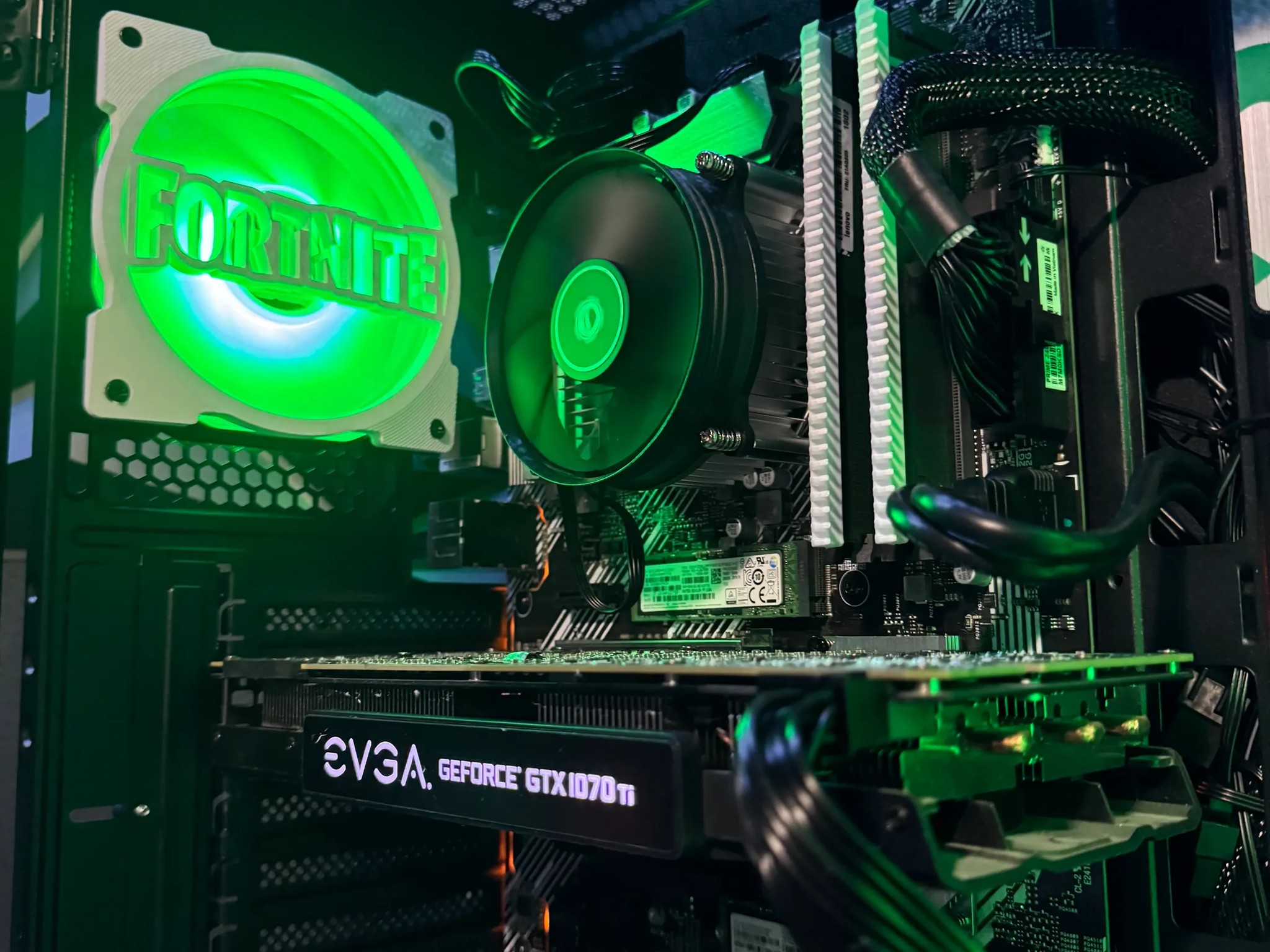 ⛏️🚌⚔️The Battle Bus⛏️🚌⚔️|i5 10500| GTX 1070Ti |16 GB DDR4| 1.5 TB SSD