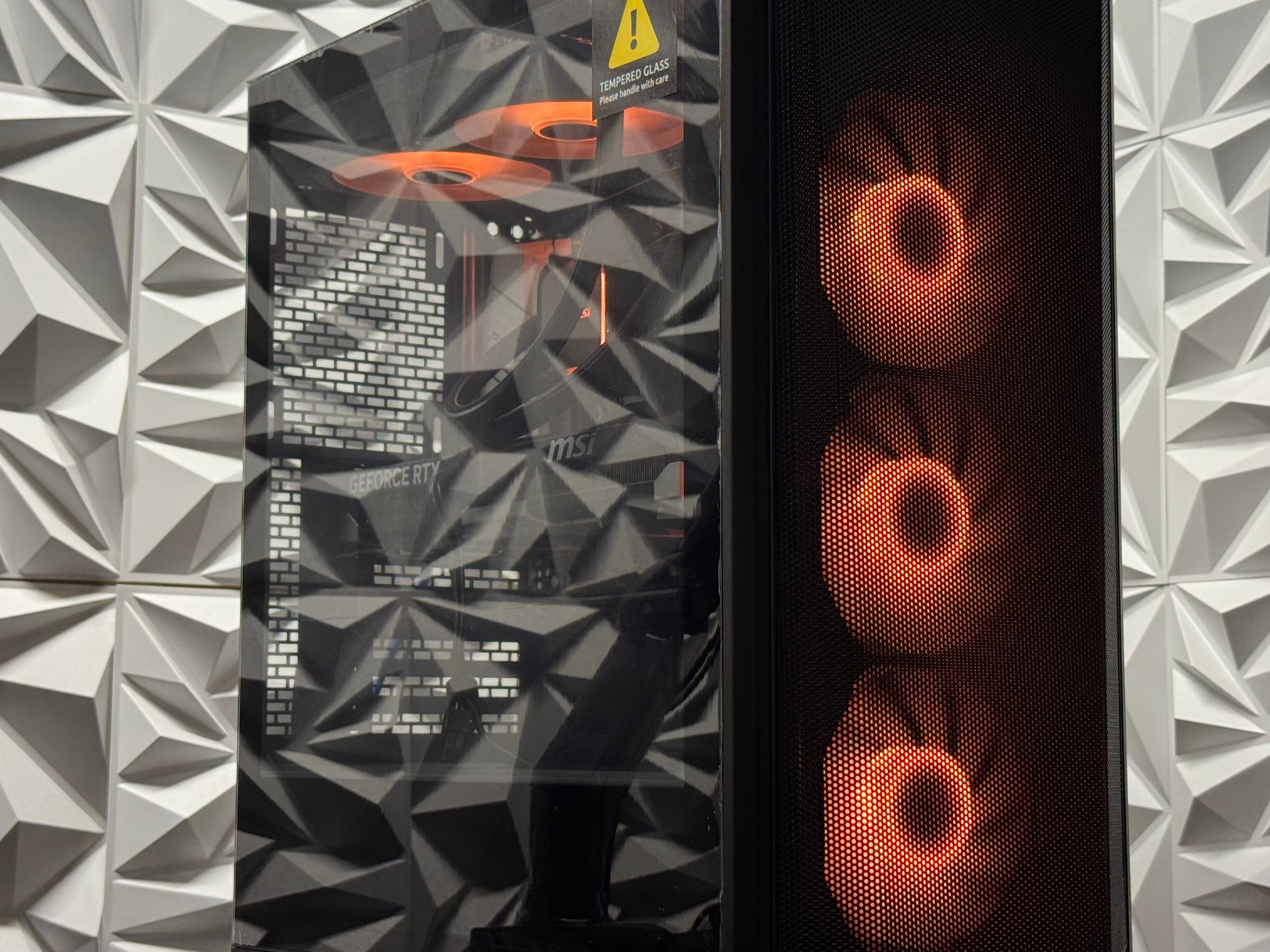 RTX 5060 Ti / Ryzen 7 5800x / 64GB RAM / 1TB SSD / Liquid cooled system / creator pc