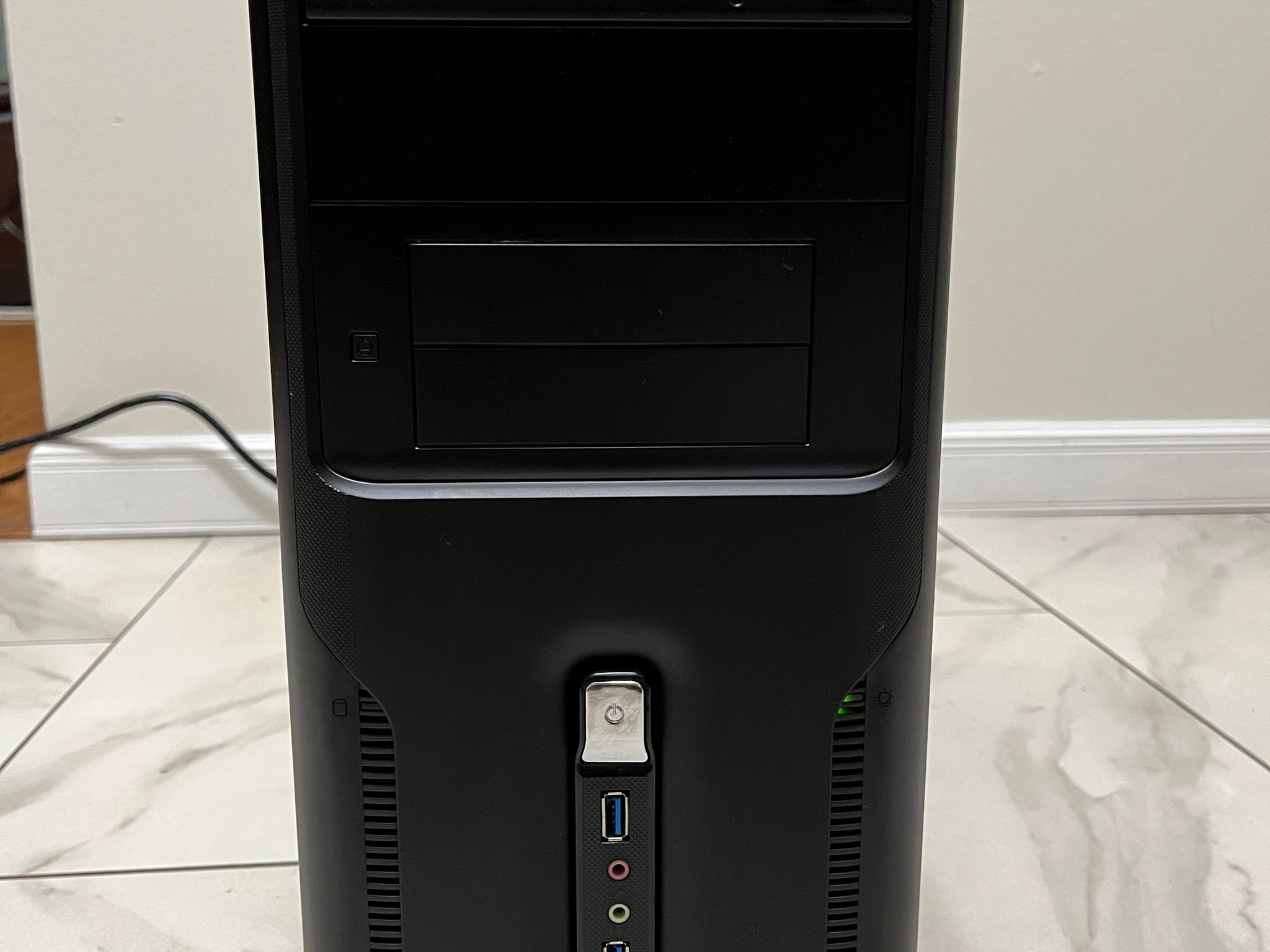 NVIDIA RTX 2060 SUPER, Intel i3-12100, 16GB RAM, 500GB SSD - Sleeper Office Gaming PC w/ Wi-Fi & BT