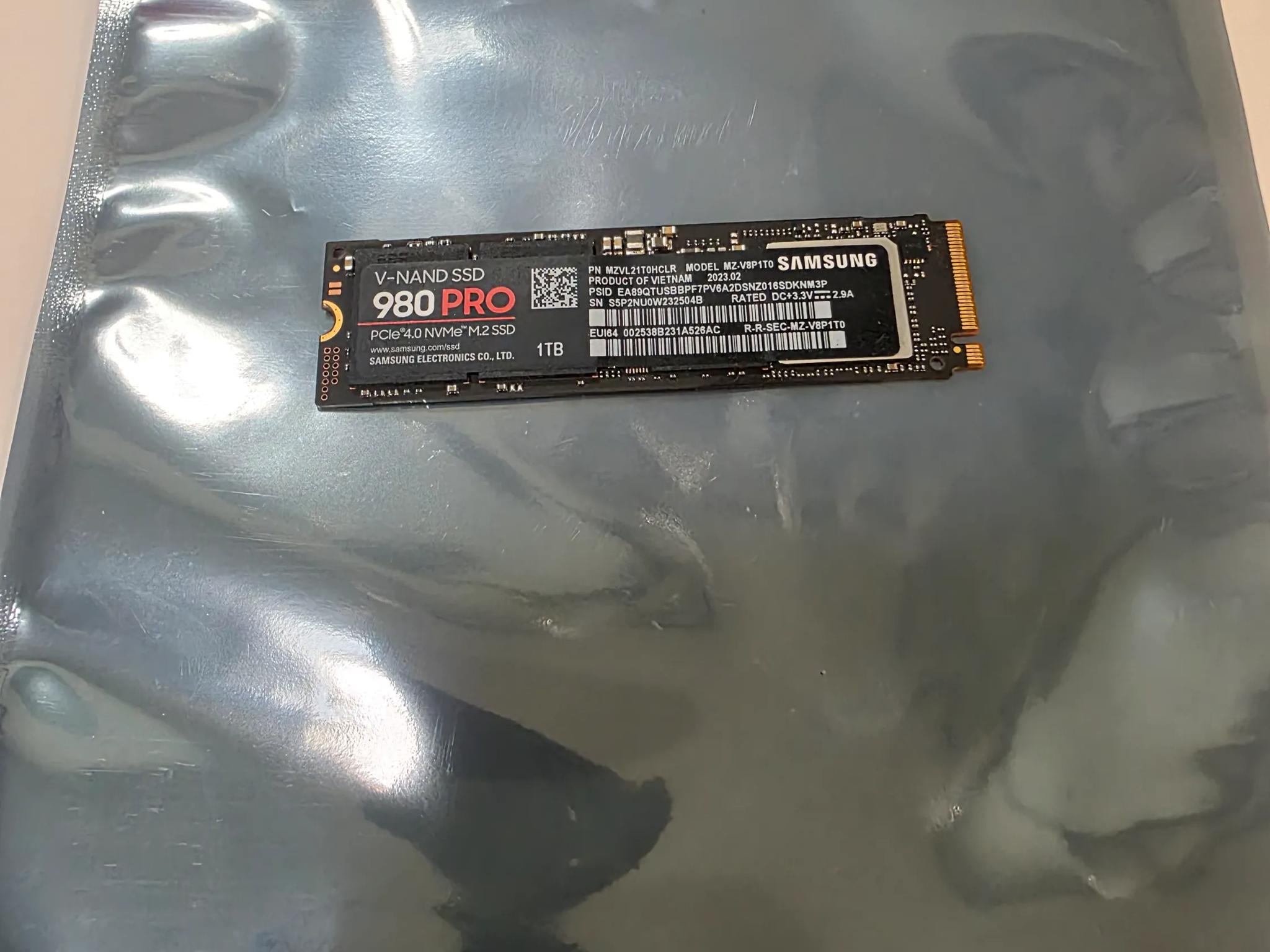 Samsung 980 PRO 1TB PCIe 4.0 NVME M.2 SSD