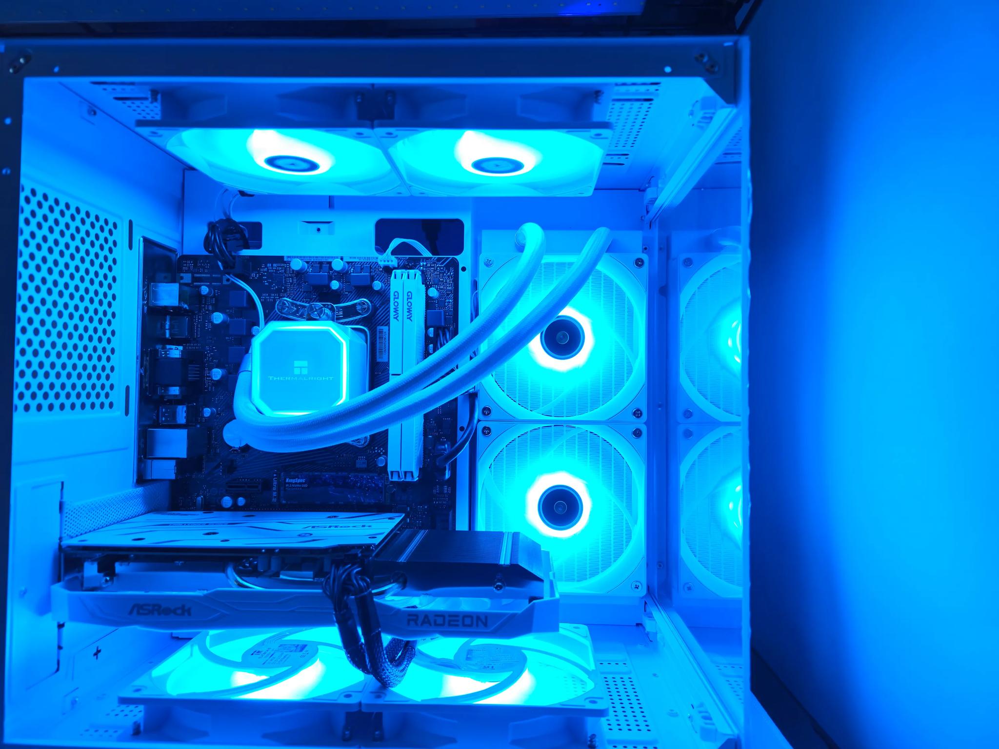 Arctic Rig Ryzen 5 / 16GB / 1TB SSD / RX 6600