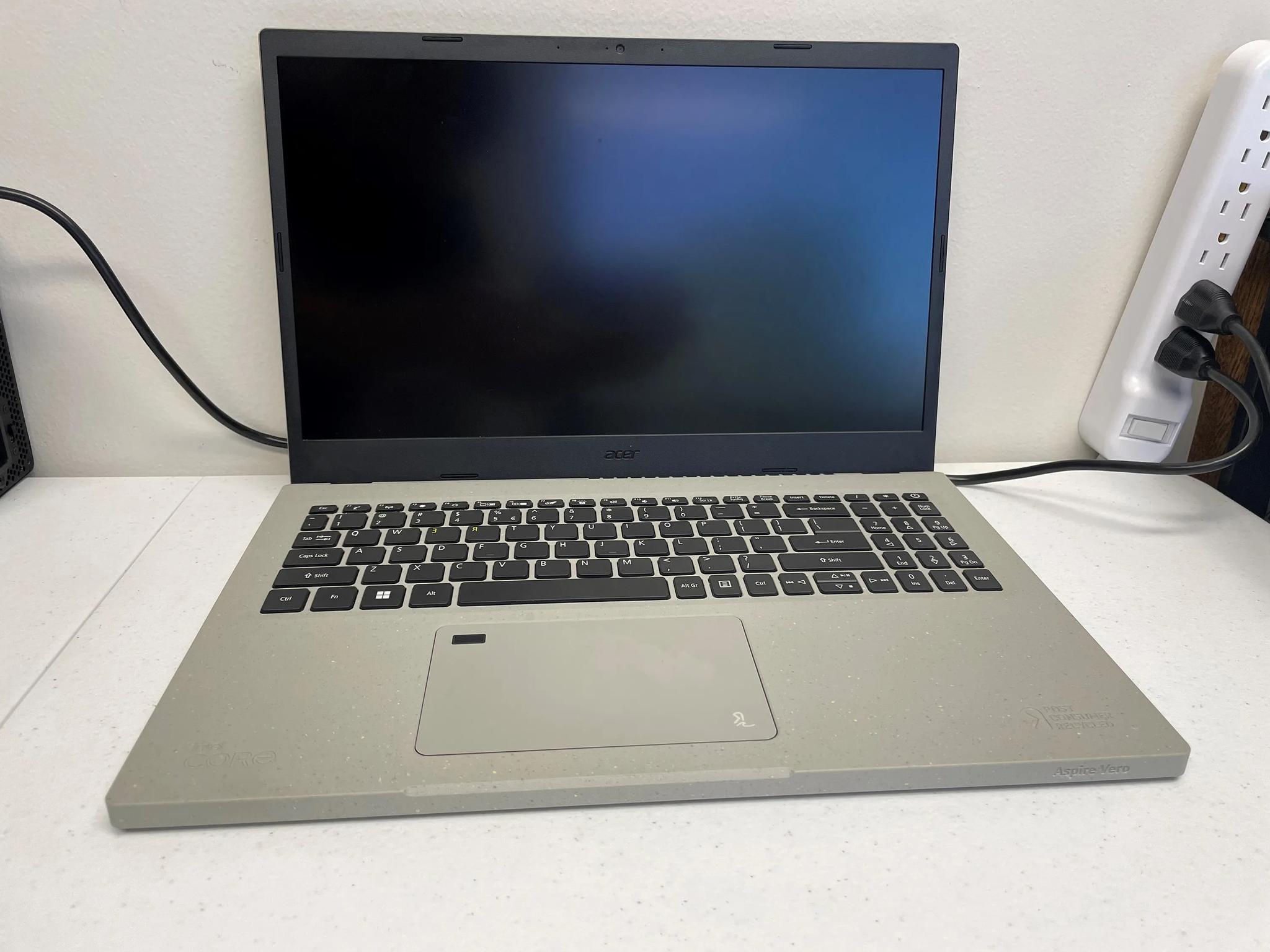 Acer Aspire Vero + Dell Thunderbolt Dock