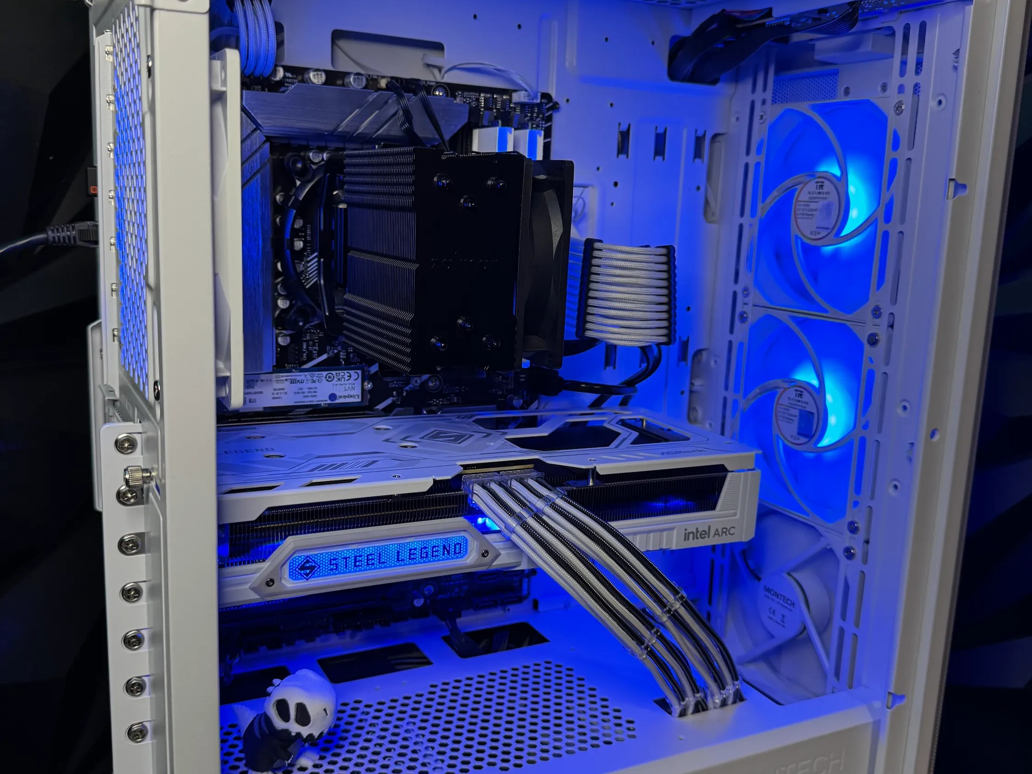 ⬜🔥🦖White Dino ⬜🔥🦖I5 14400F| ARC B580| 1.5 TB NVMe| 32 GB DDR5 6400MHz