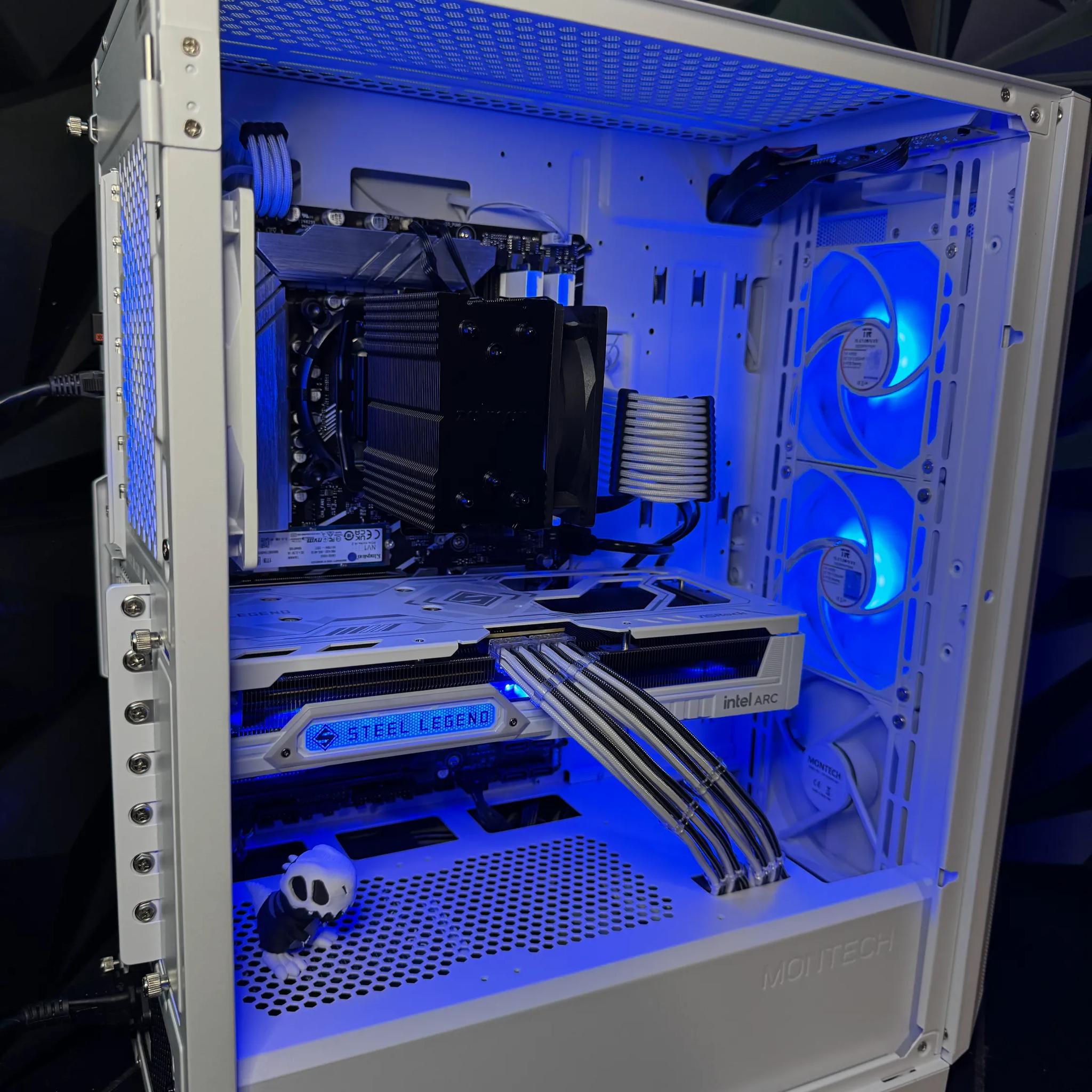 ⬜🔥🦖White Dino ⬜🔥🦖I5 14400F| ARC B580| 1.5 TB NVMe| 32 GB DDR5 6400MHz