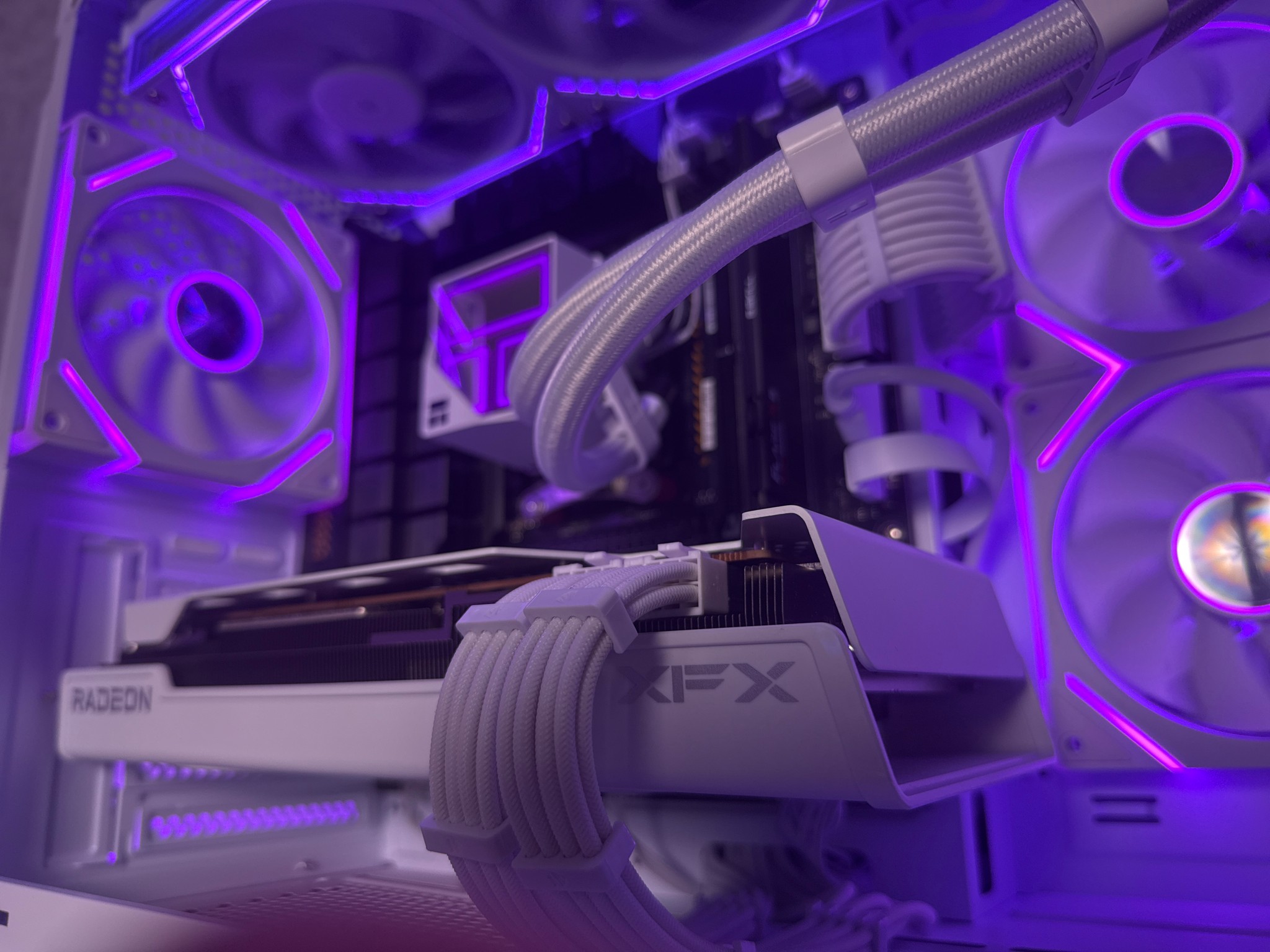 ❄️🧊 Budget DDR5 1440P/1080P Gaming PC | 7800 XT | Ryzen 5 | 16gb Ram | 1TB Nvme | WIFI/BT 🧊❄️