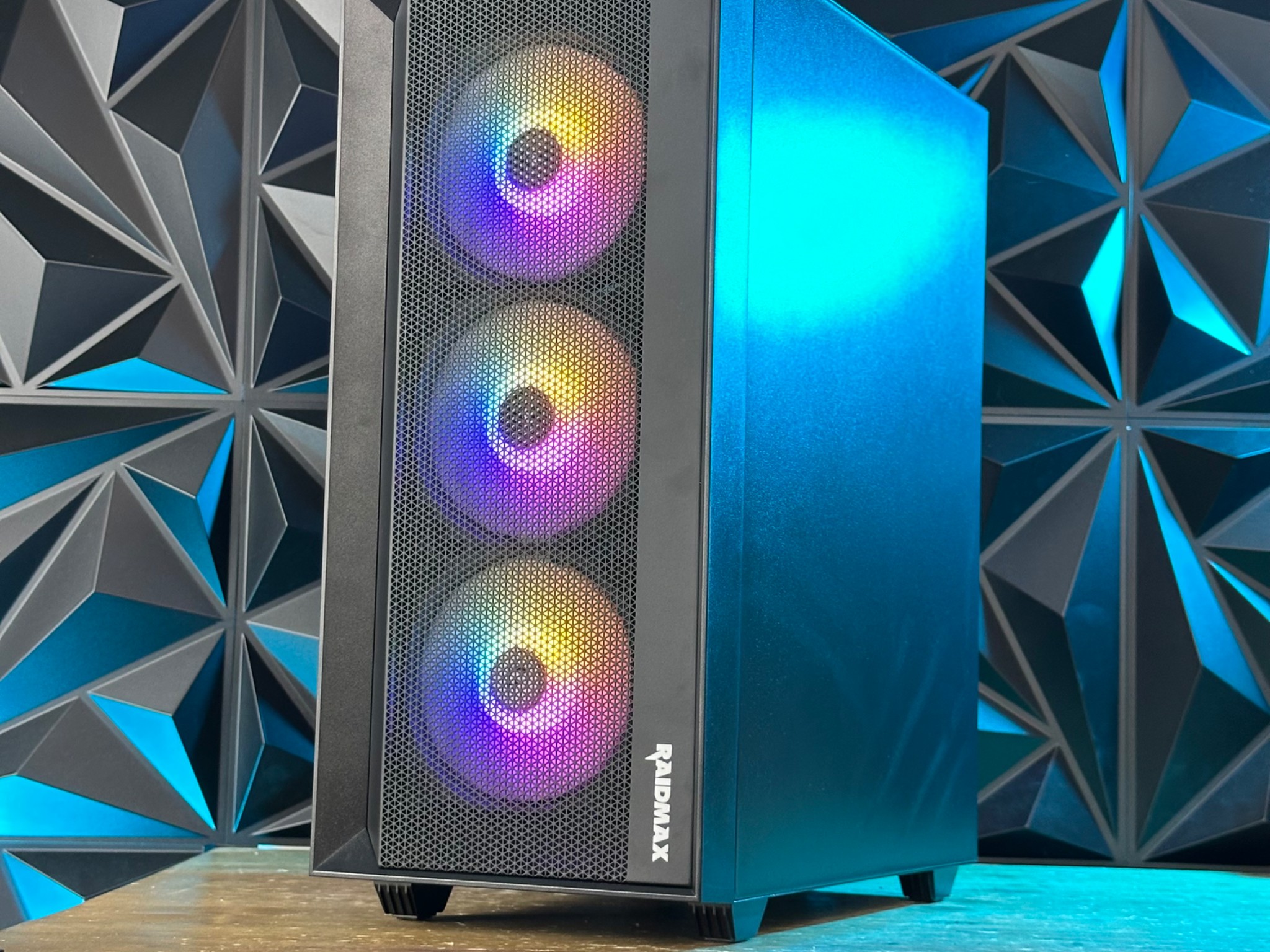 Nvidia RTX 4060 | Intel core i7 3.4ghz | 32GB RAM | SSD+1TB | Wi-Fi/BT | Win 11 - Custom ...