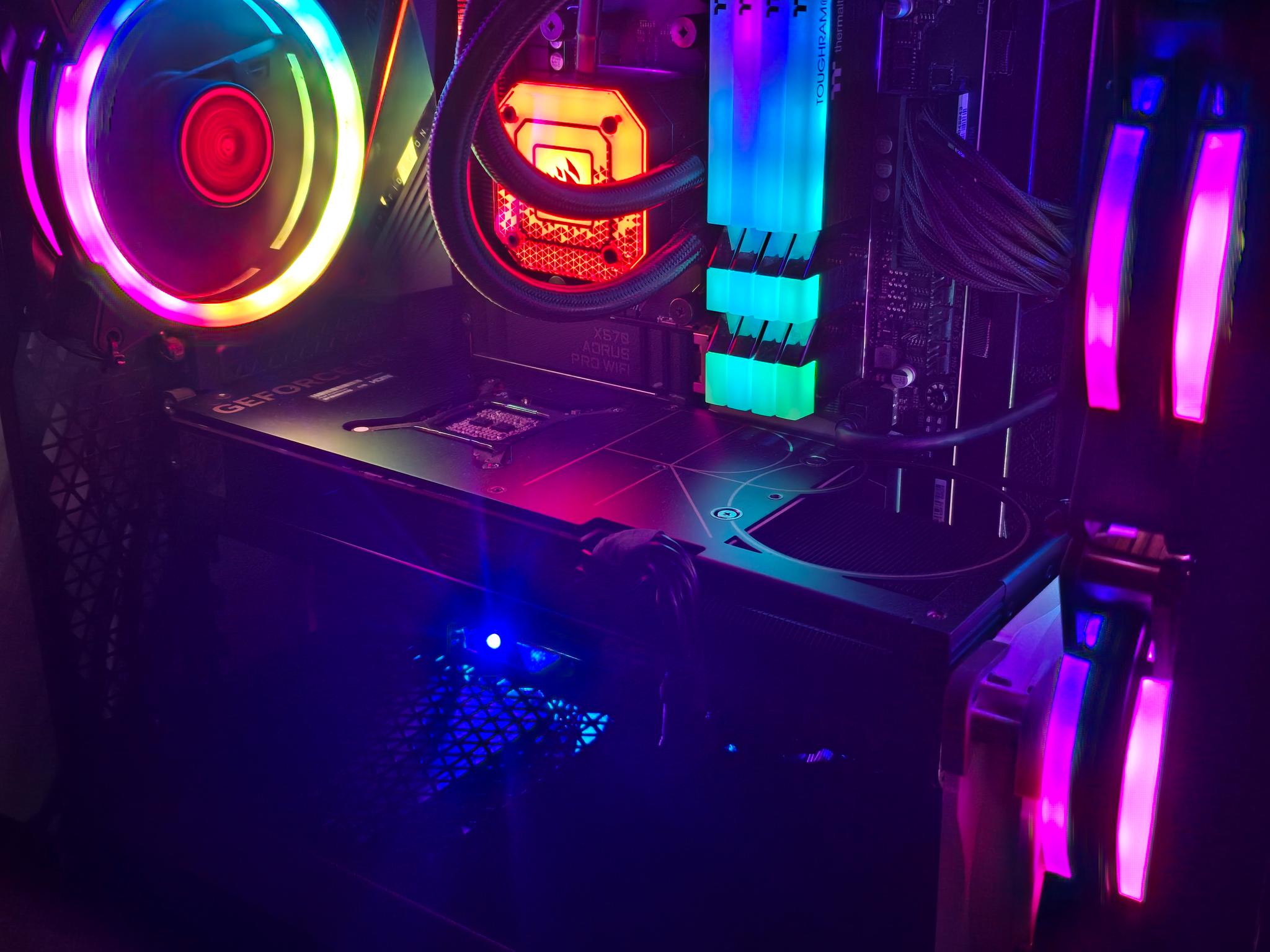 $900 Dollar Gaming PC - My boyfriends build - Works great, we just upgraded