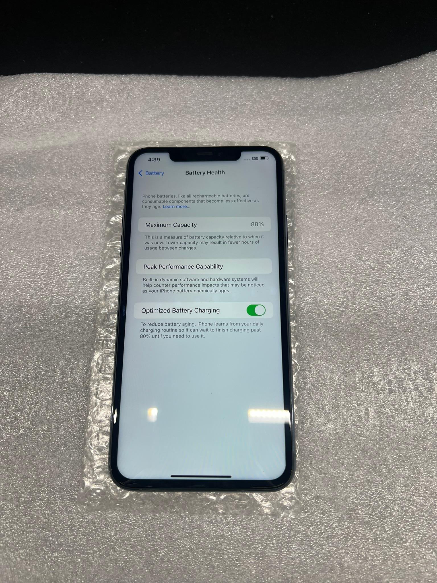 Apple iPhone 11 Pro Max – Unlocked – 64 GB – Midnight Green