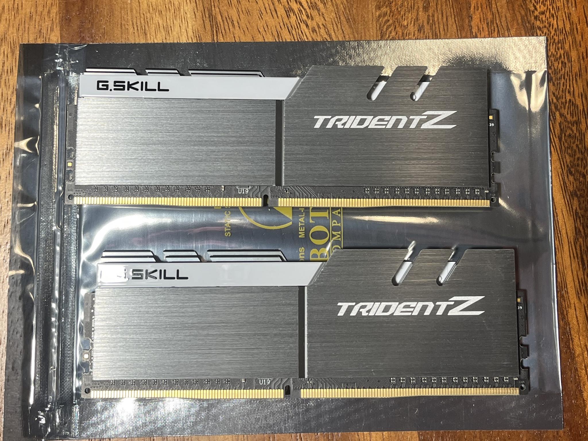 G.Skill Trident Z 16GB (2x8GB) DDR4-3200MHz RAM (F4-3200C16D-16GTZSW)