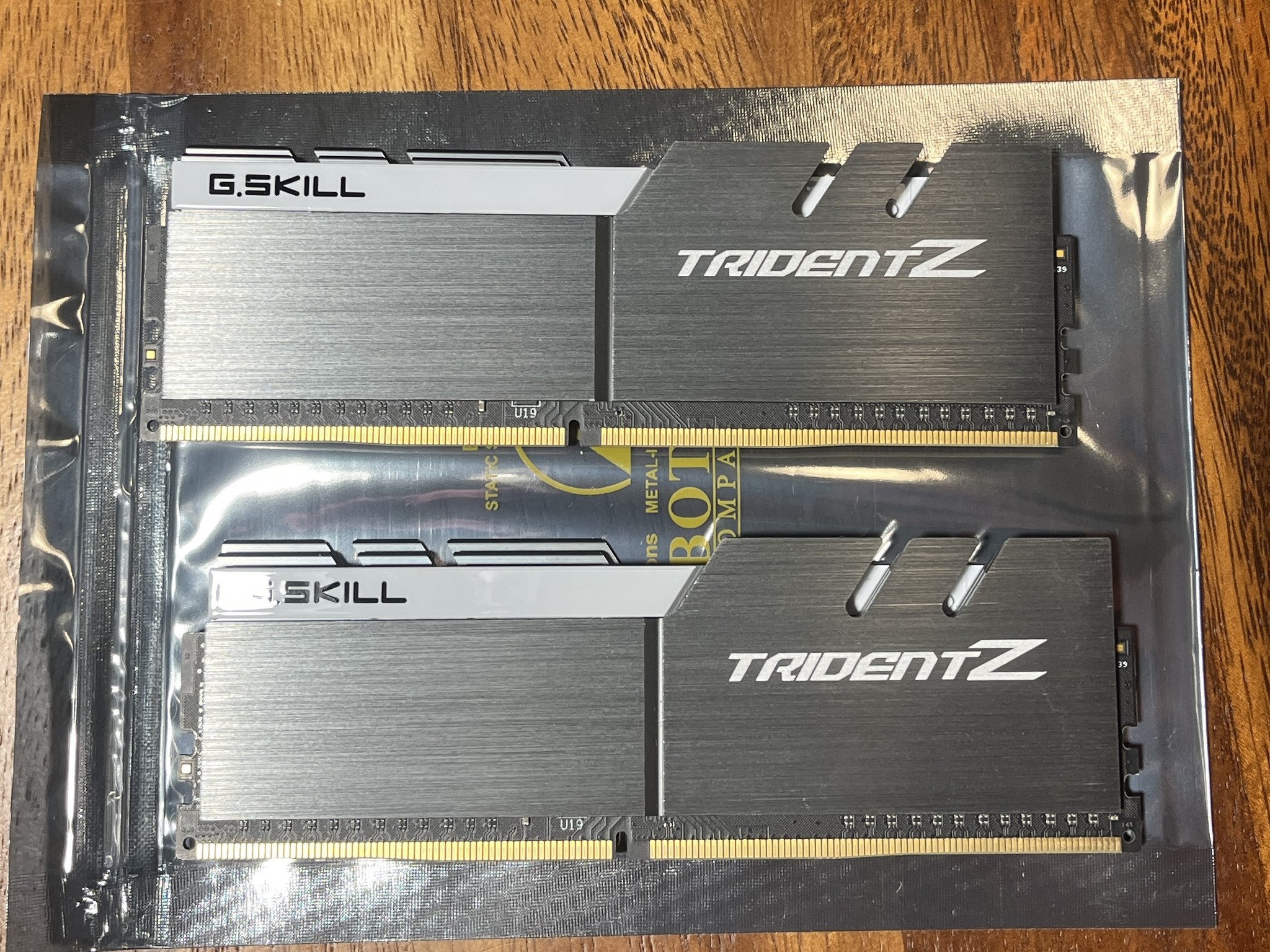 G.Skill Trident Z 16GB (2x8GB) DDR4-3200MHz RAM (F4-3200C16D-16GTZSW)