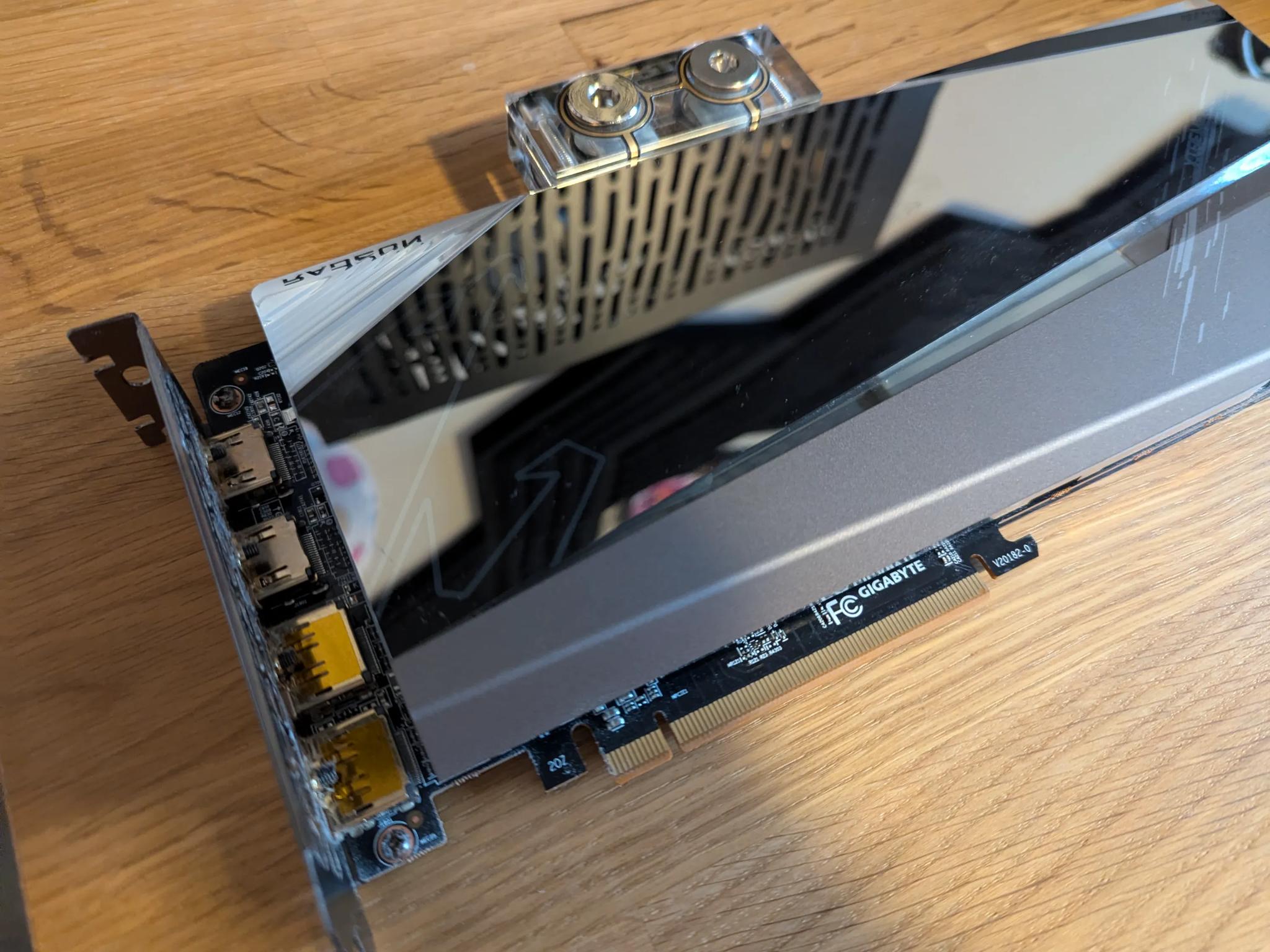 AORUS Radeon™ RX 6900 XT XTREME WATERFORCE WB 16G