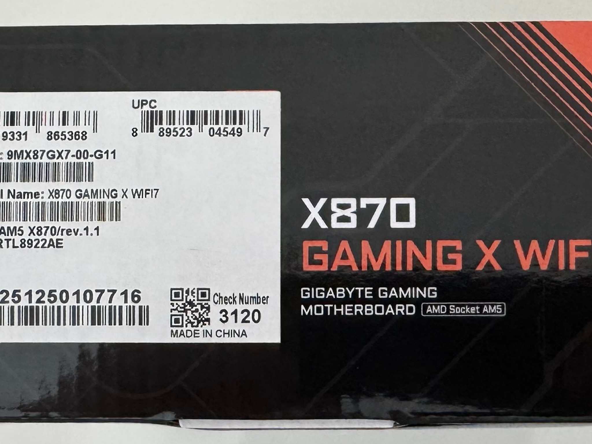AMD Ryzen 7 9850X3D CPU + GIGABYTE X870 GAMING X WIFI7 AM5 ATX Motherboard + PNY Gen5 1TB SSD Combo