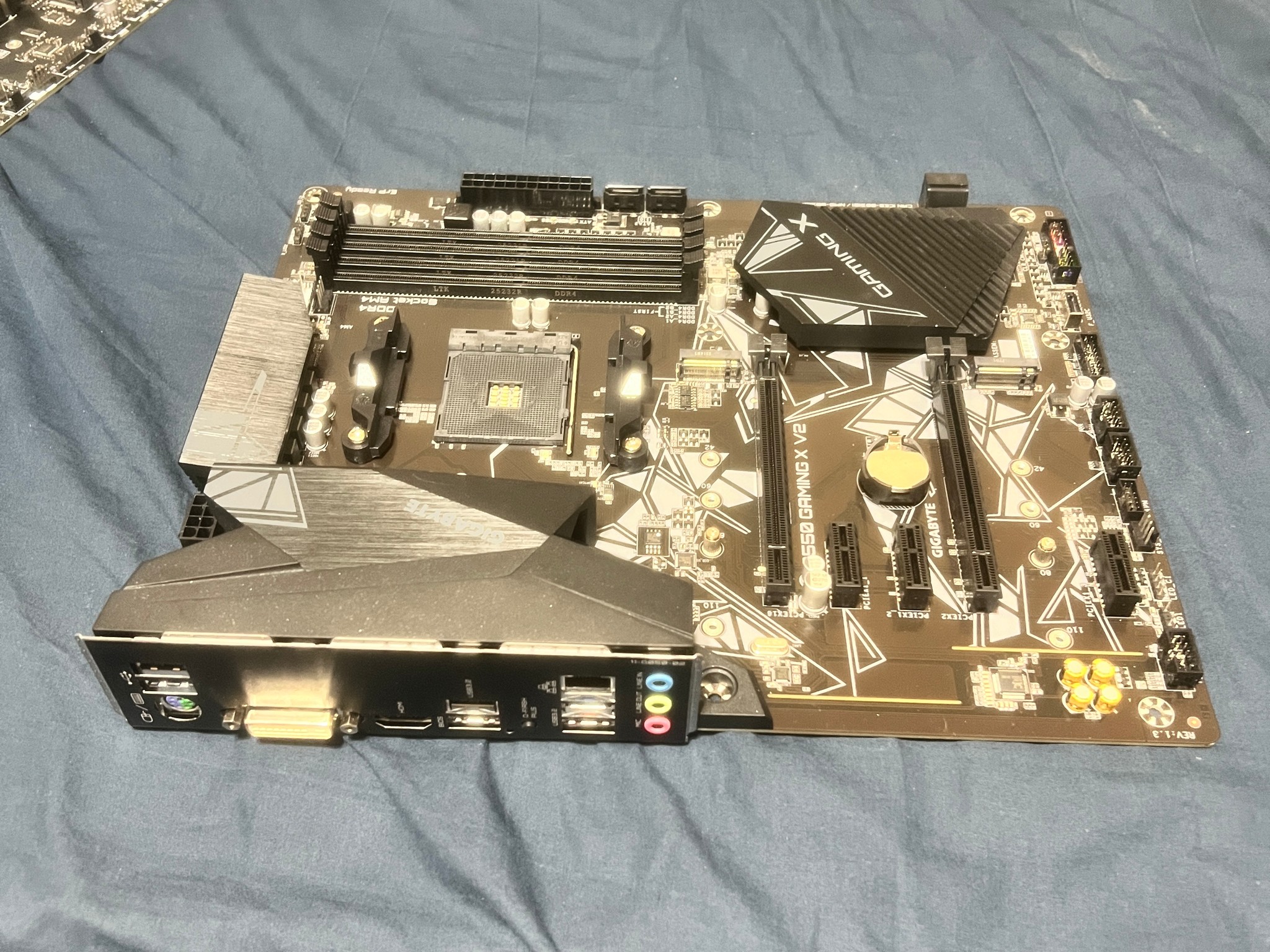 GIGABYTE B550 GAMING X V2
