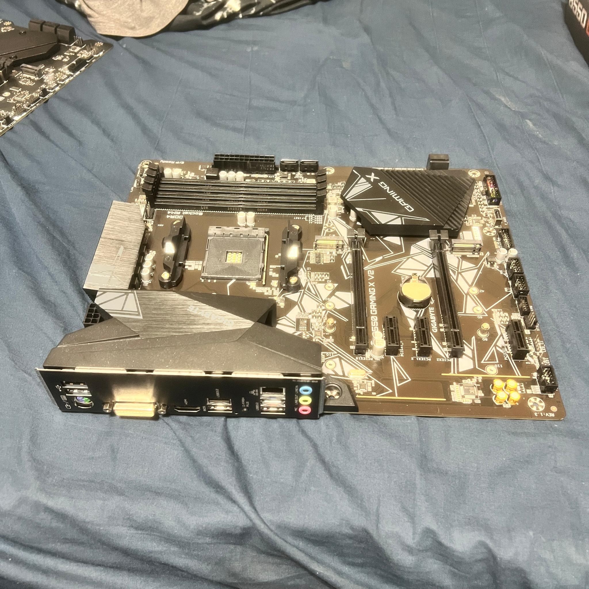 GIGABYTE B550 GAMING X V2