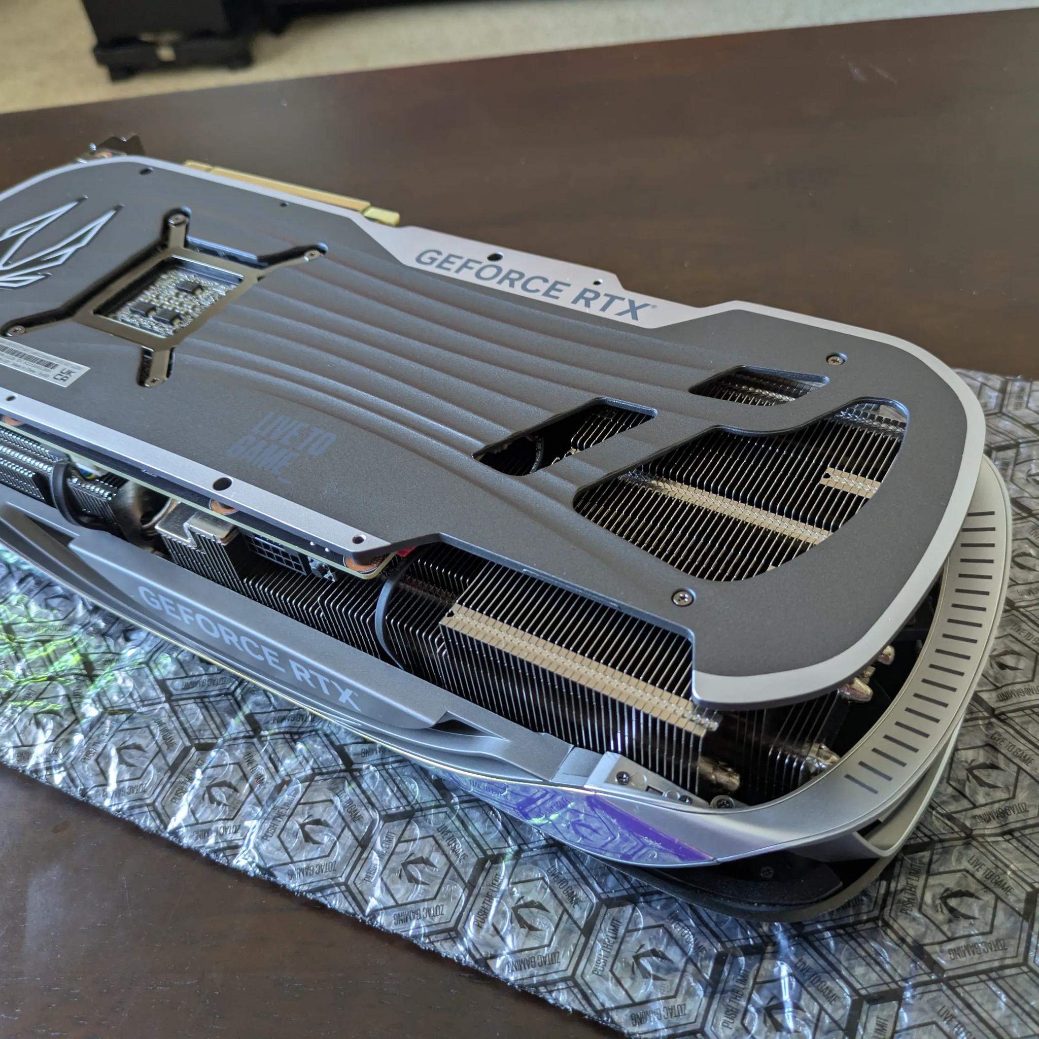 ZOTAC GeForce RTX 4070 Ti AMP Extreme AIRO - ZOTAC's flagship Cooler. Factory OC. DLSS 3 & 4