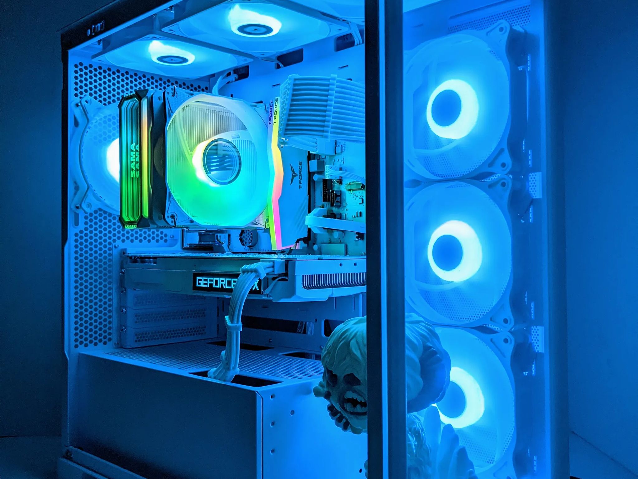 Blizzard King🧊👑| I7-7700| GTX 1080 8GB| 16GB Gloway RGB DDR4| 1TB NVMe SSD| Windows 11 Pro