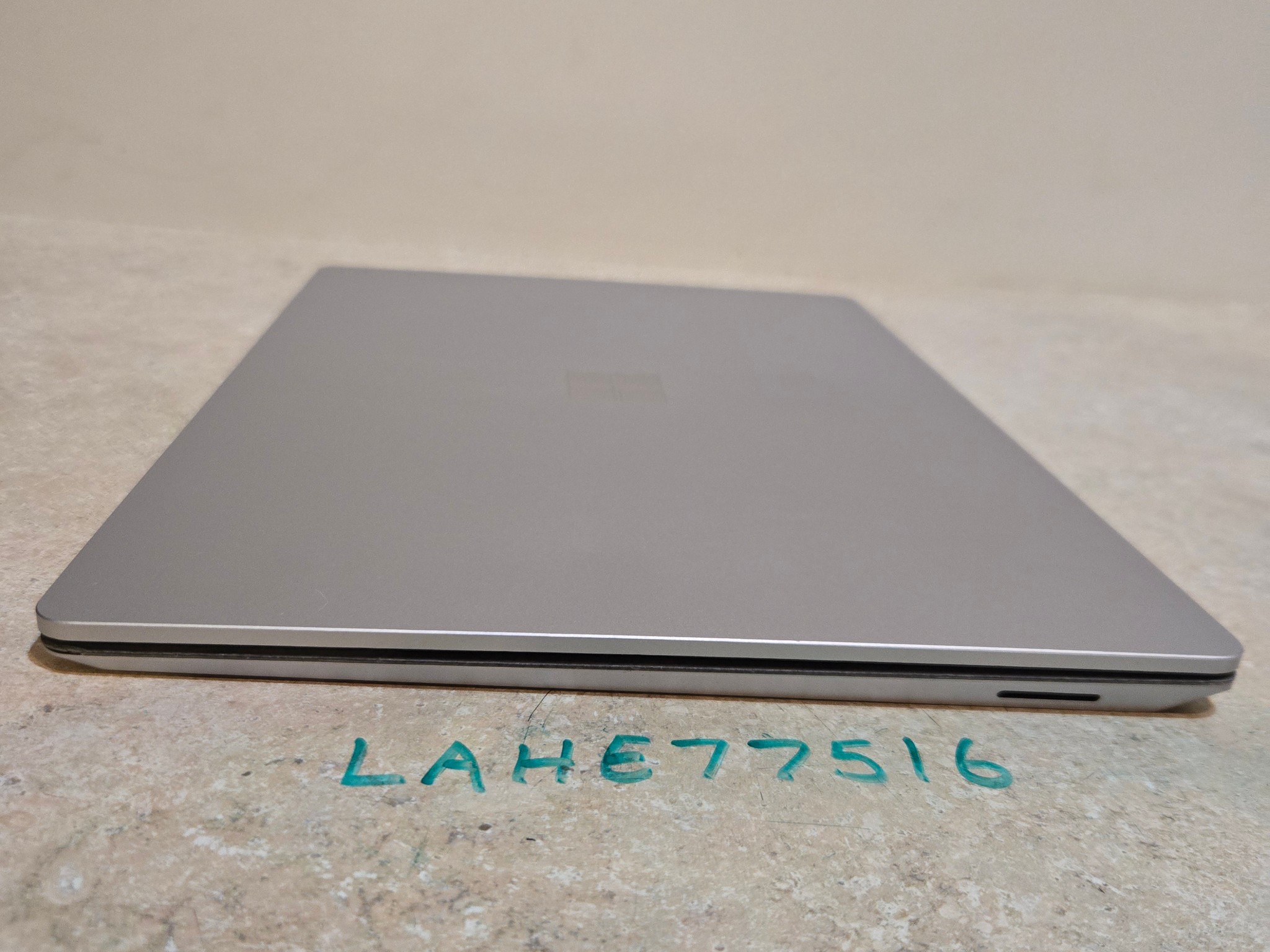 Microsoft Surface Laptop 4 - 256Gb SSD - Ryzen 5 - 13.5" 2k Touch Display - Model 1958