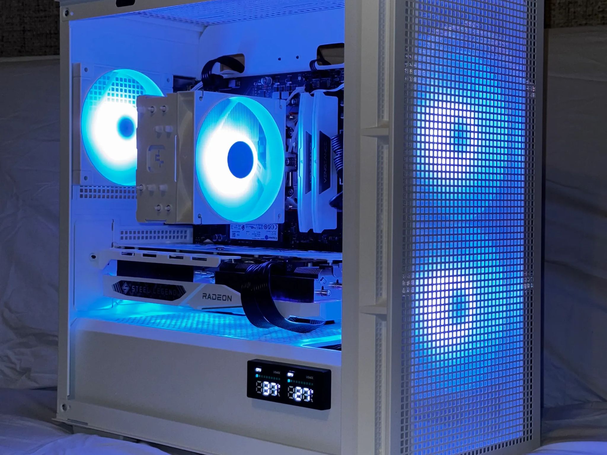 RX 7800 XT | Ryzen 5 7500F | 32 GB DDR5 |  1 TB SSD |  HIGH END GAMING PC