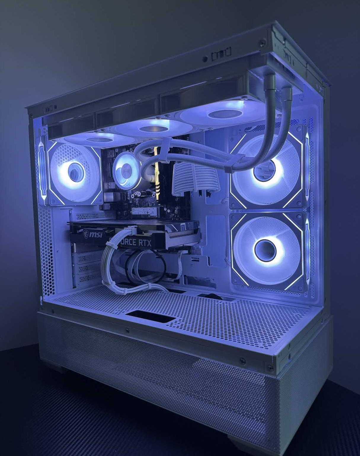 ❄️ White Aesthetic Gaming PC – RTX 3060 Ti | Ryzen 5 3600 | 16GB RAM | 1TB SSD