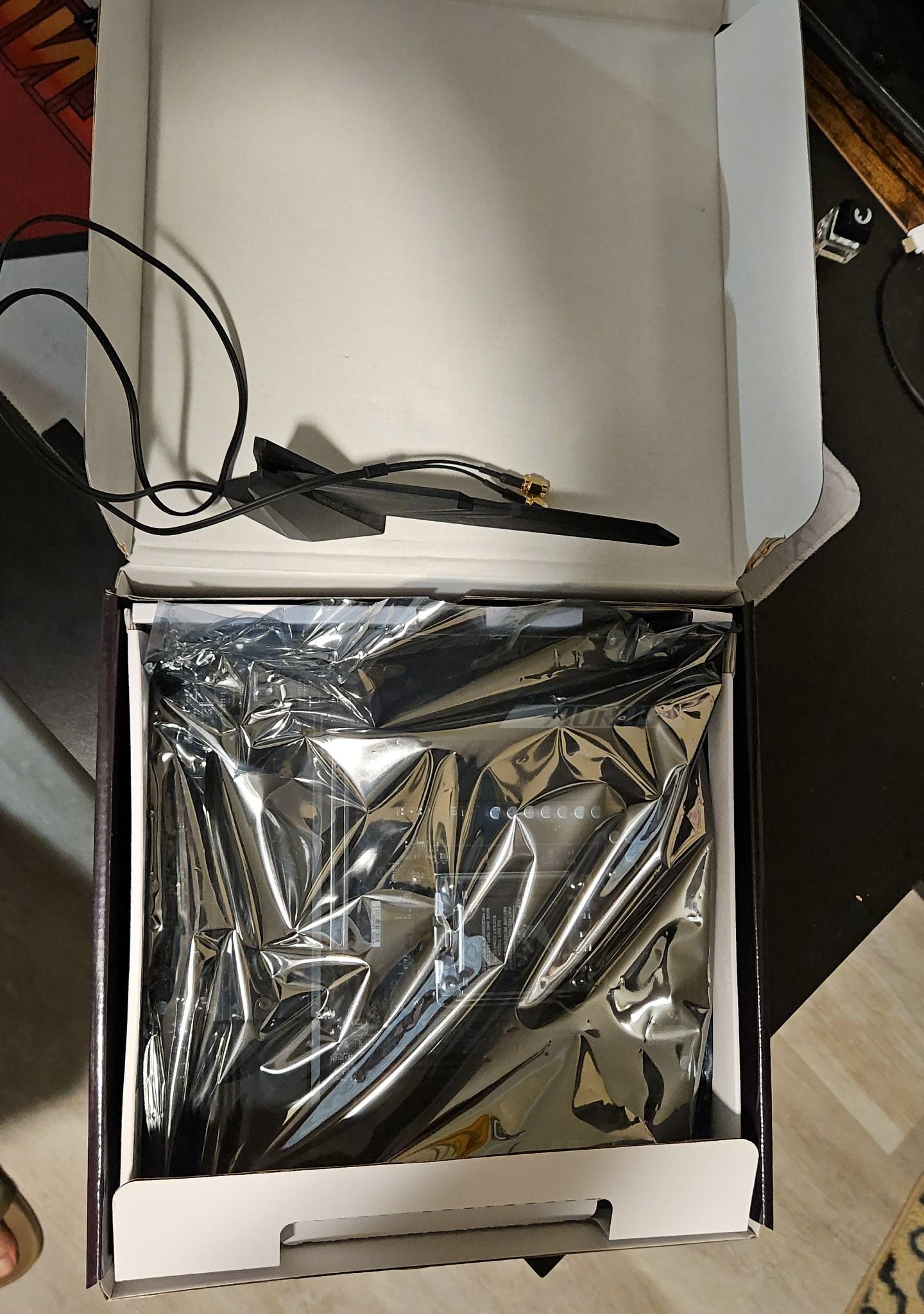 GIGABYTE B650M AORUS Elite AX, CORSAIR VENGEANCE RGB DDR5 RAM 32GB