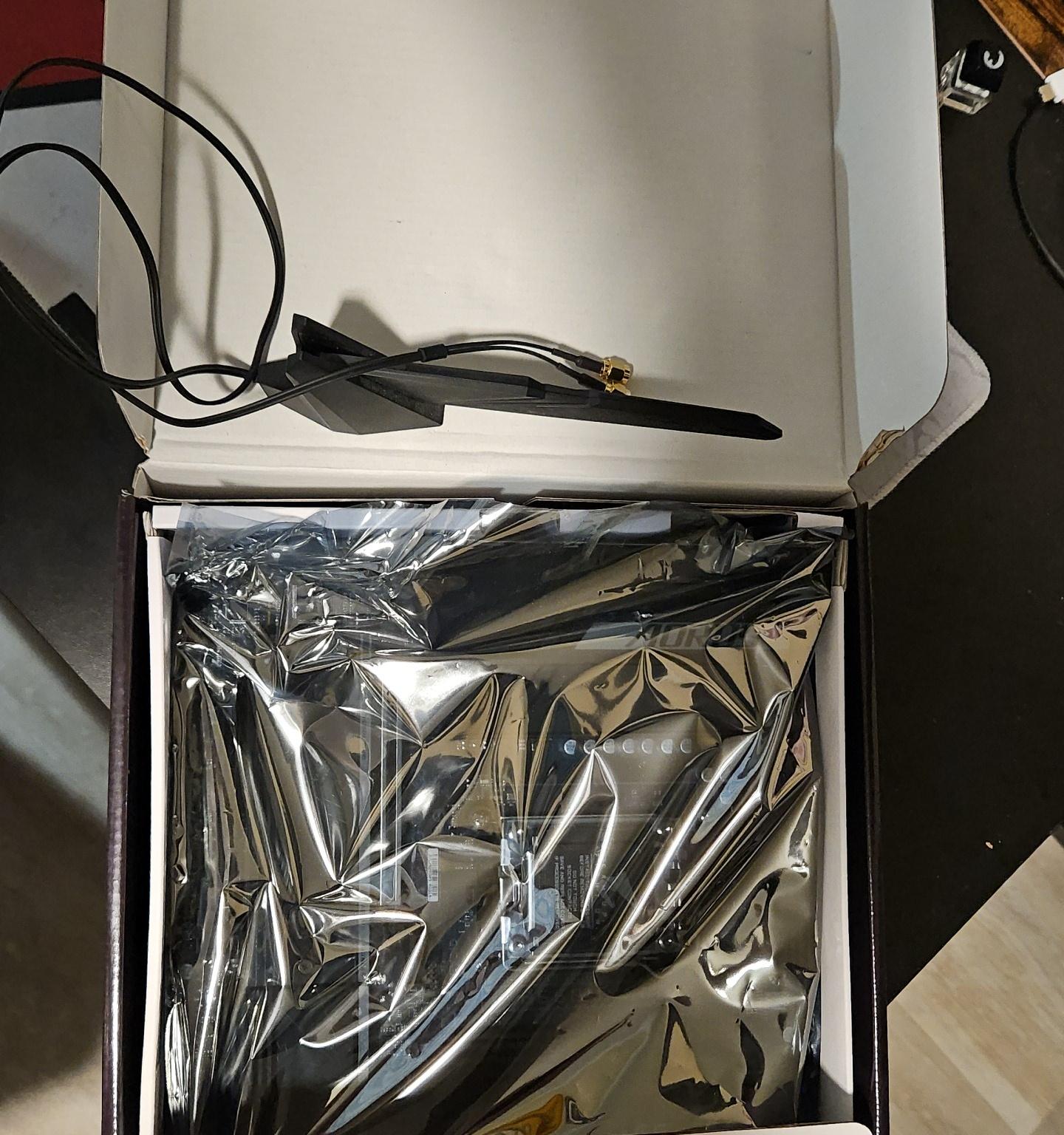 GIGABYTE B650M AORUS Elite AX, CORSAIR VENGEANCE RGB DDR5 RAM 32GB