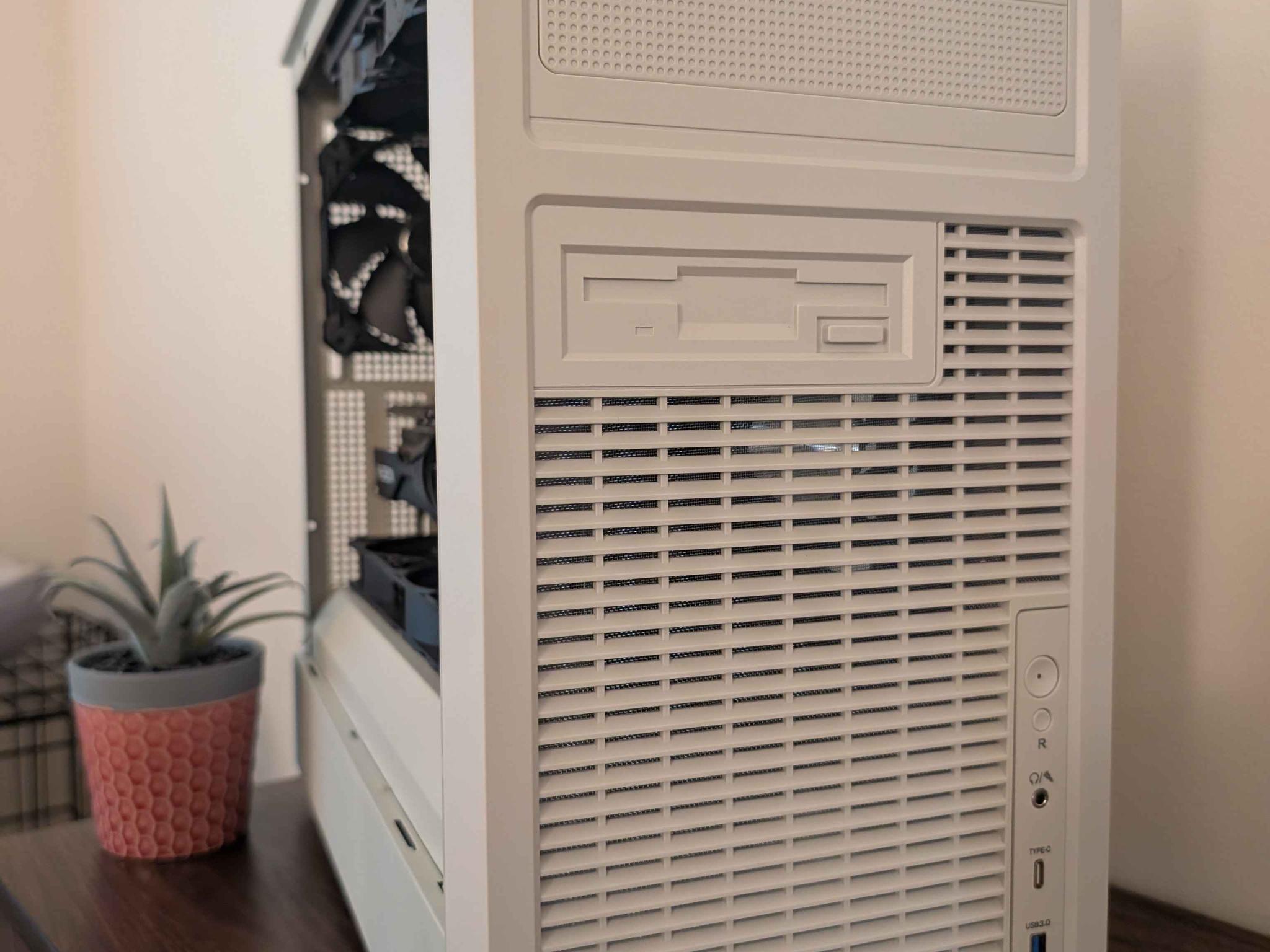 RX 9060 XT 16GB | Ryzen 5 7500X3D | 32GB DDR5-6000 | 1TB NVMe | Corsair RMe 850W