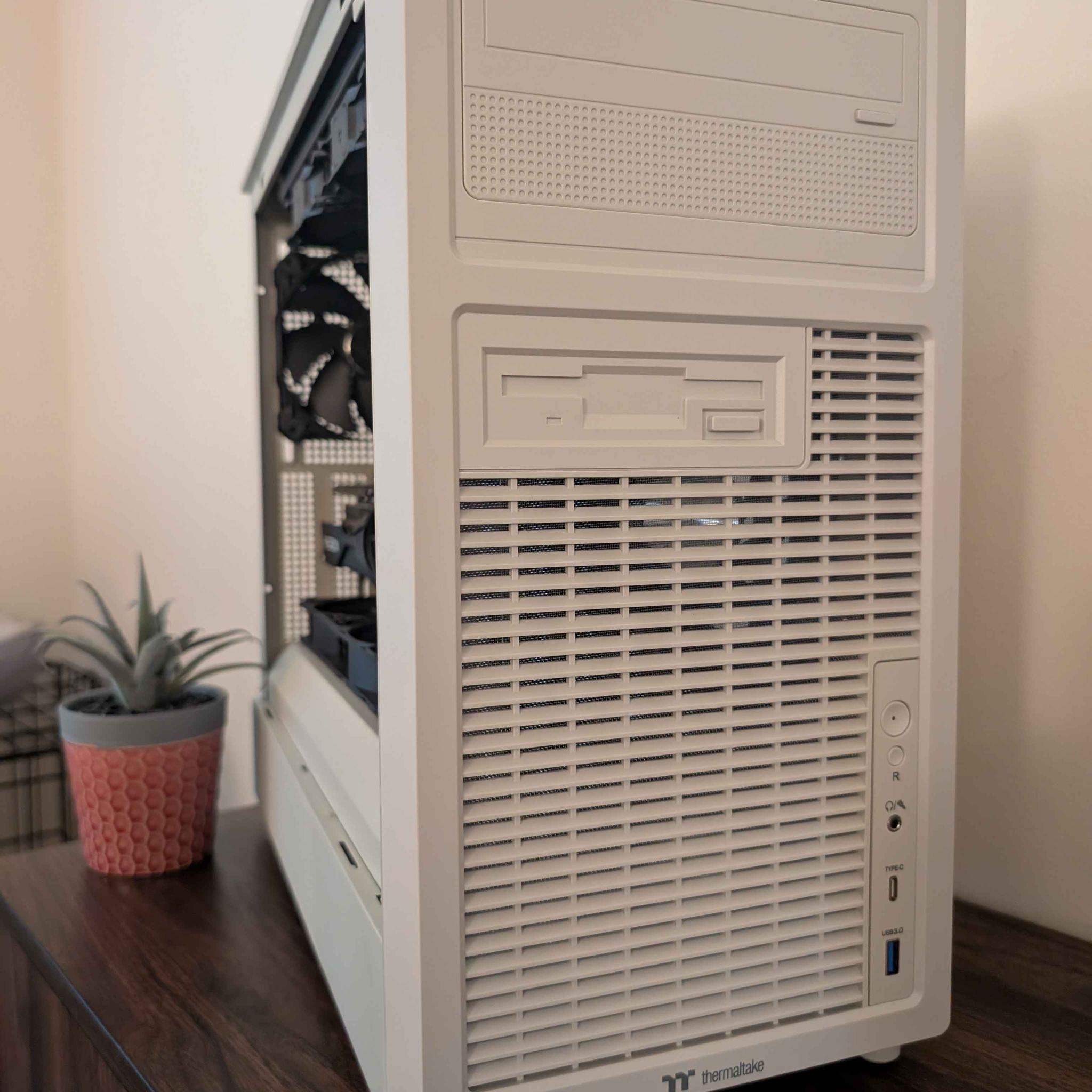 RX 9060 XT 16GB | Ryzen 5 7500X3D | 32GB DDR5-6000 | 1TB NVMe | Corsair RMe 850W