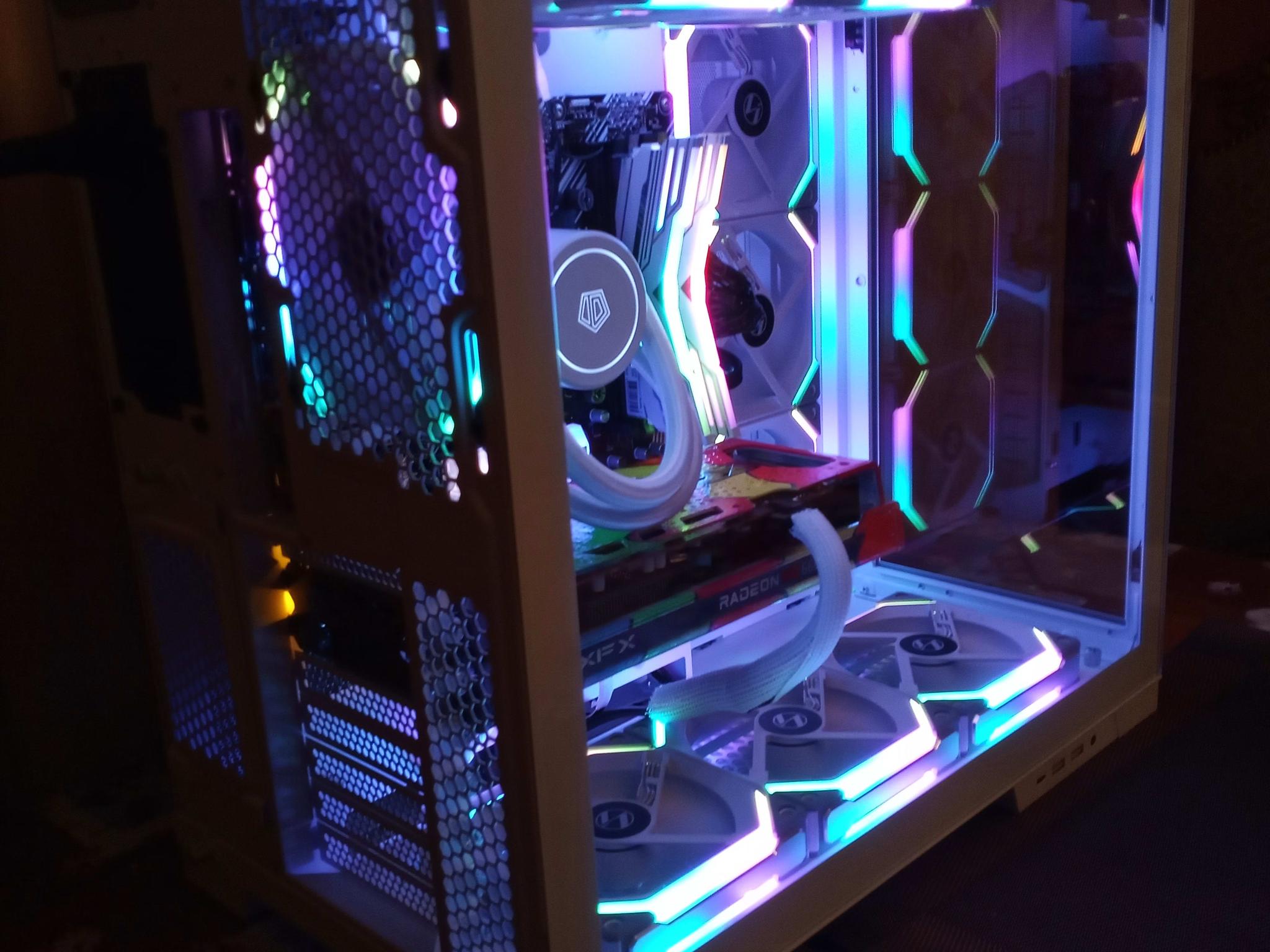 ICEBERG🧊| Ryzen 5600 & RX 6600XT Gaming/Streaming PC