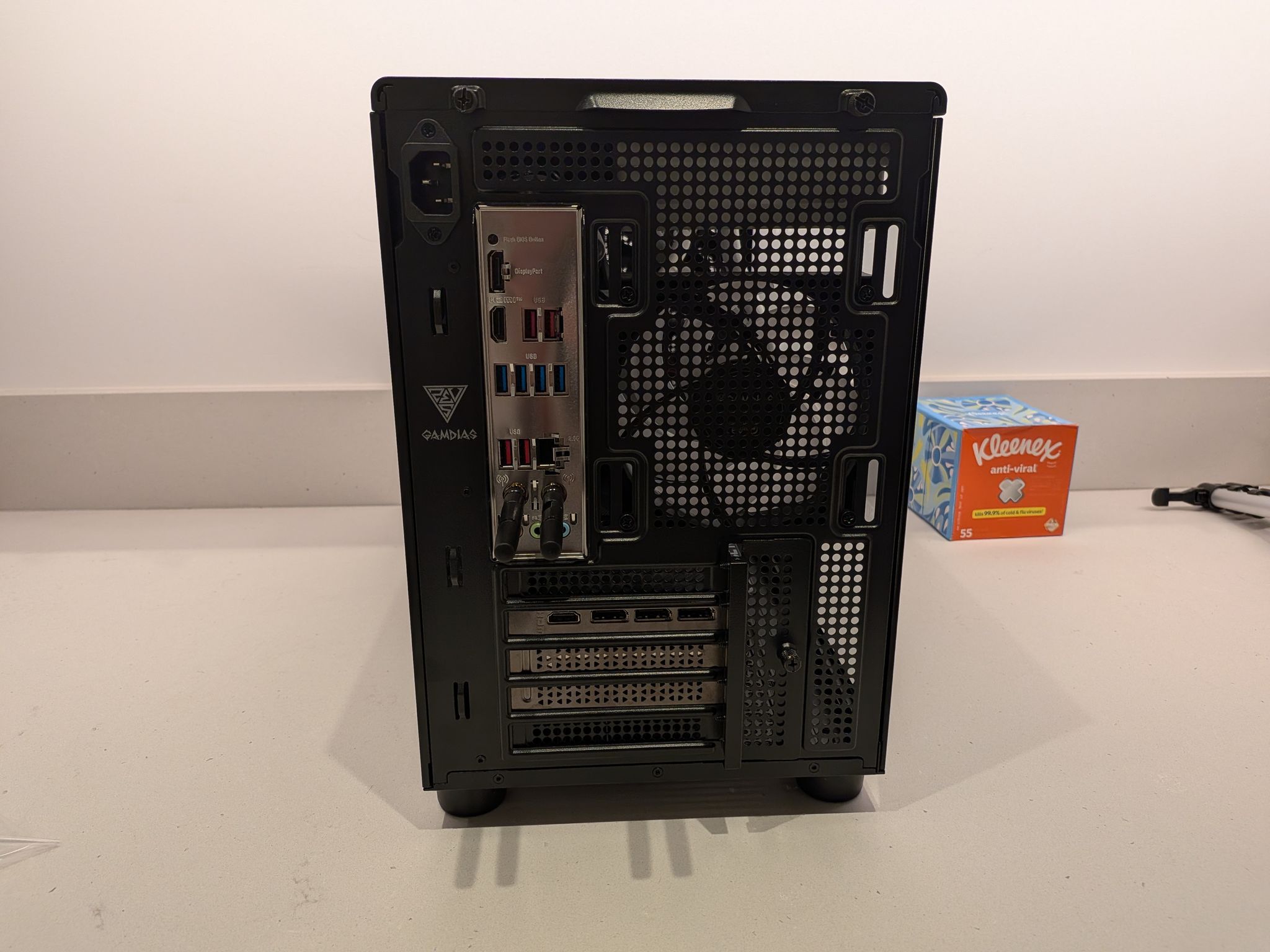 4K Tuxedo - RTX 5070 Ti, Ryzen 7 9800X3D, 32 GB DDR5, 2 TB Gen 4 NVME, RGB, Liquid Cooled