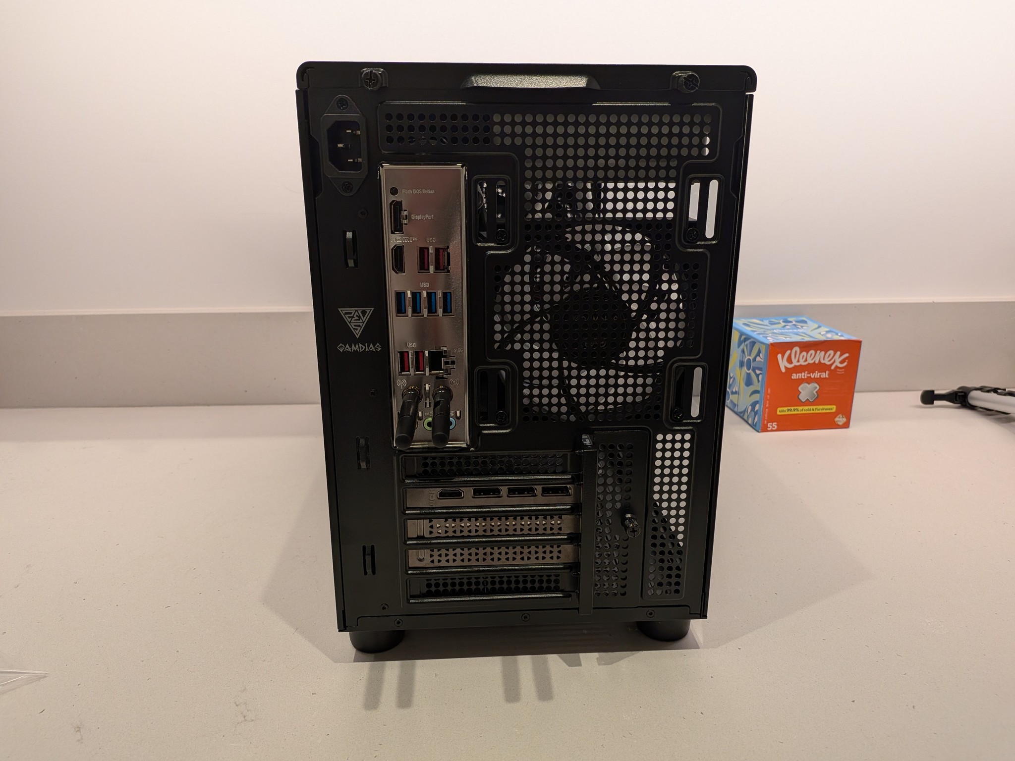 4K Tuxedo - RTX 5070 Ti, Ryzen 7 9800X3D, 32 GB DDR5, 2 TB Gen 4 NVME, RGB, Liquid Cooled