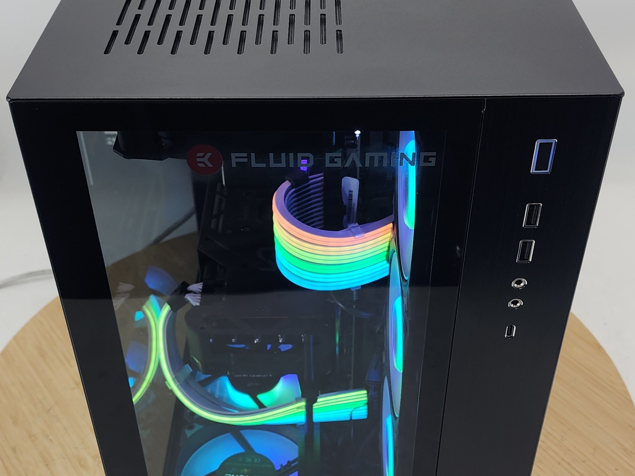 Gaming PC Ryzen 7 7700X 16GB RAM 1TB SSD RX 7800 XT 16GB Windows 11 Computer