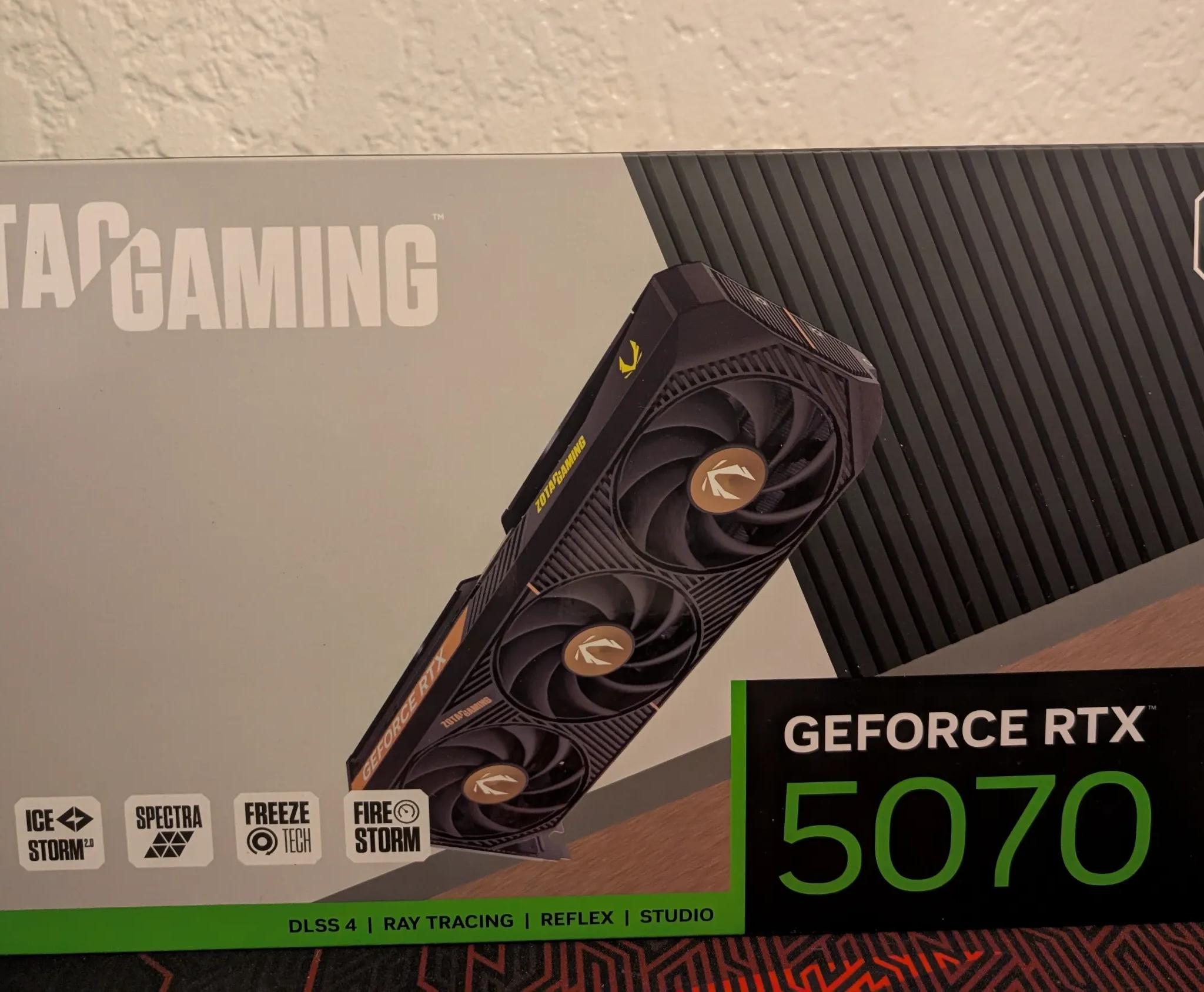 ZOTAC GAMING GeForce RTX 5070 SOLID OC