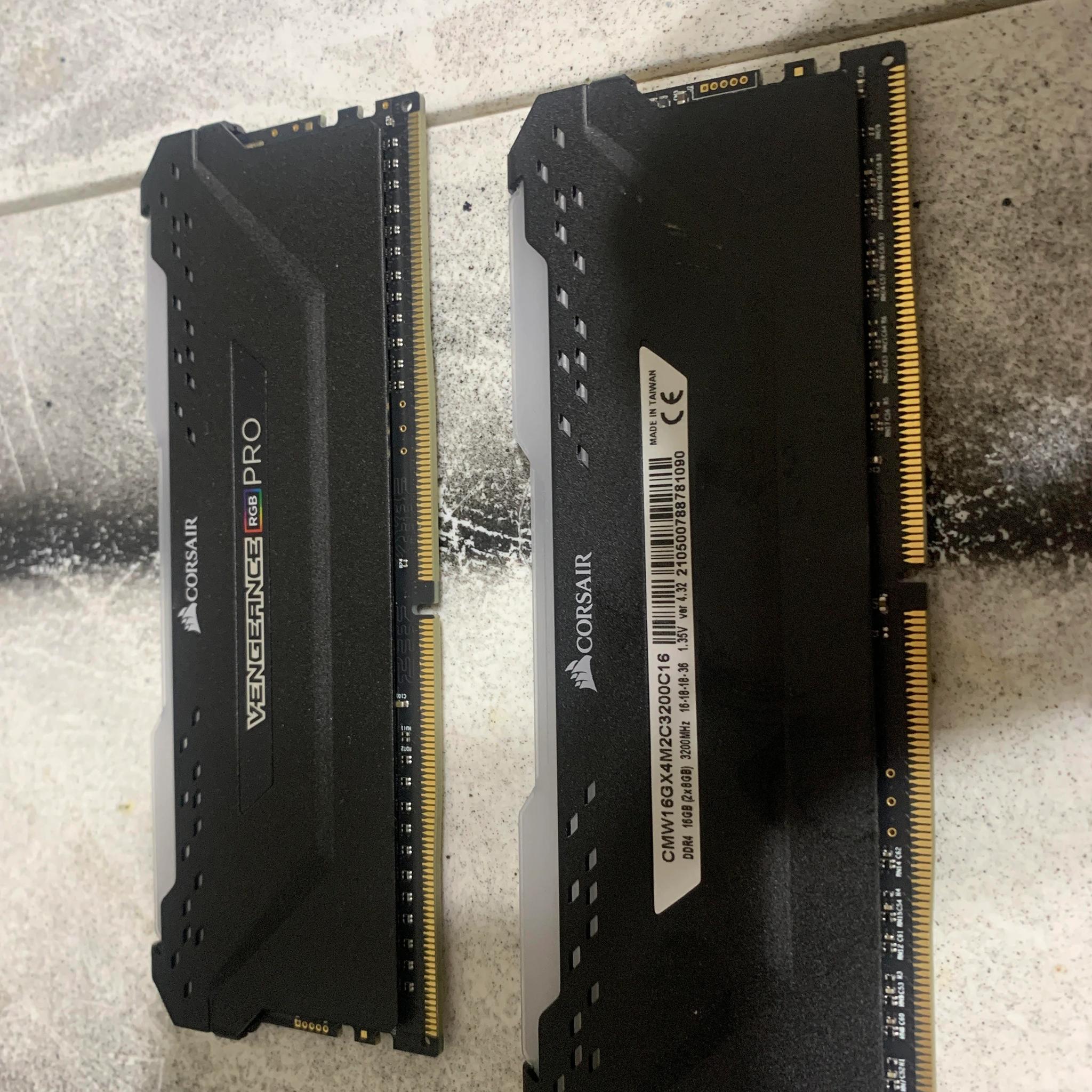 Corsair Vengenace RGB Pro DDR4 3200