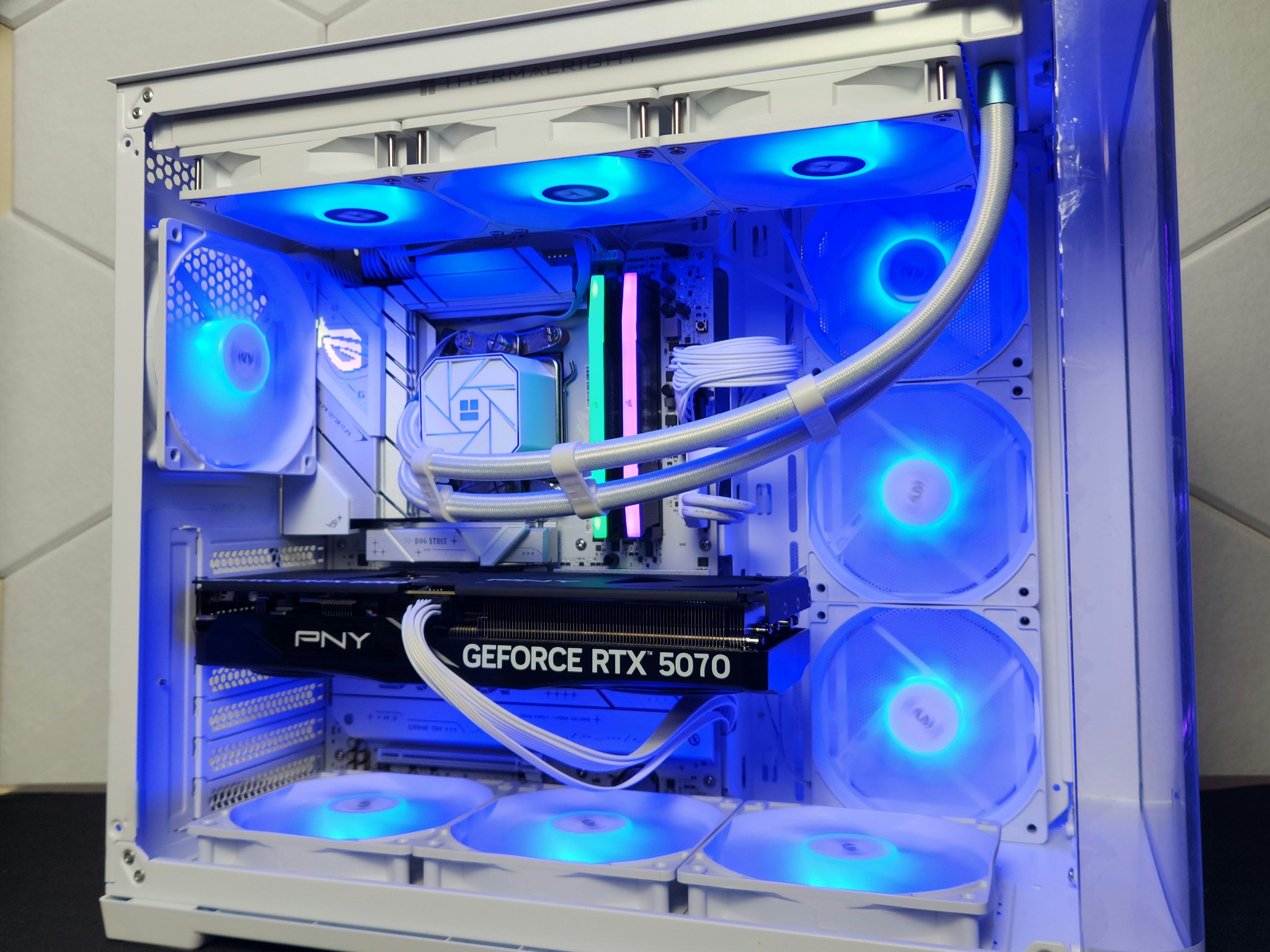 "Ymir The Frost Giant" | RTX 5070 | Ryzen 5 7600X3D | 32GB DDR5 | 2Tb SSD | WIFI+BT